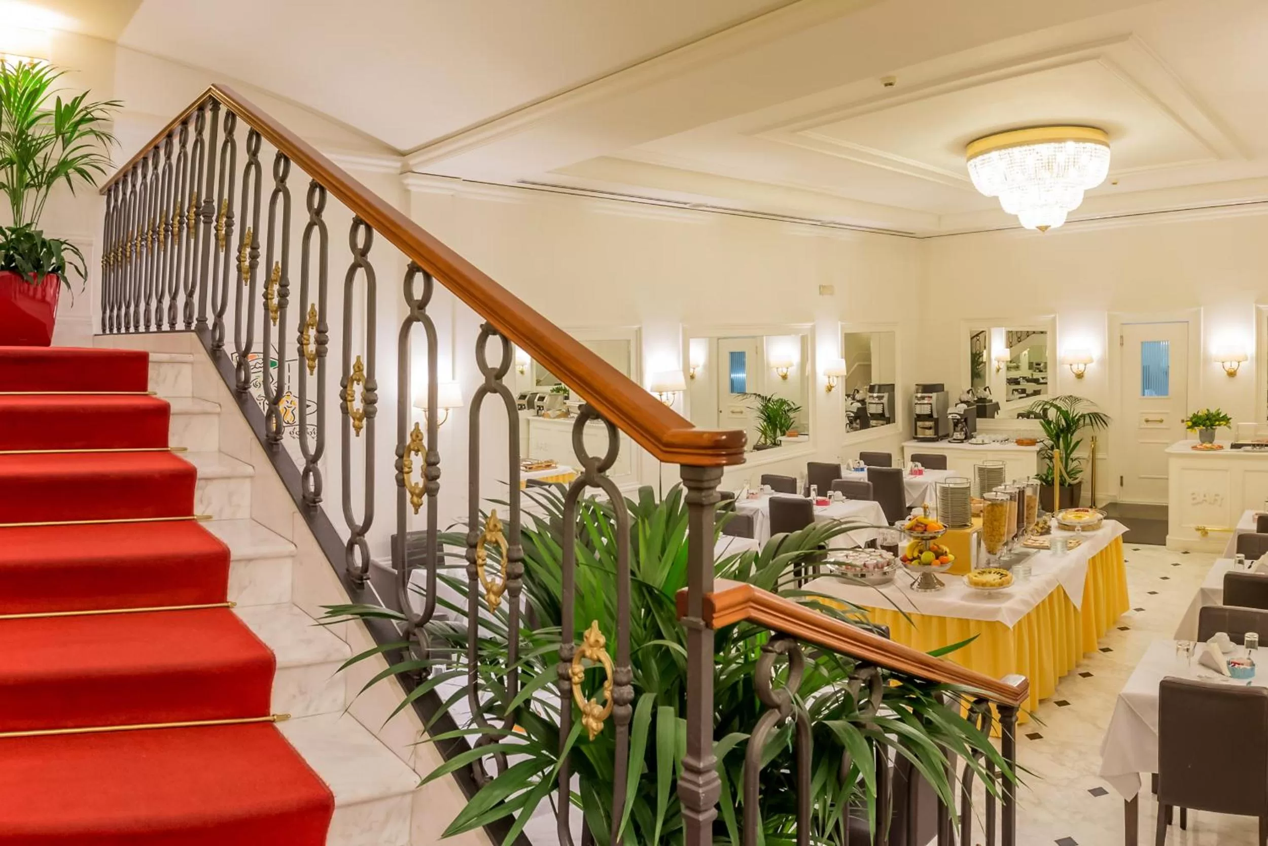 Restaurant/places to eat in Hotel Modigliani