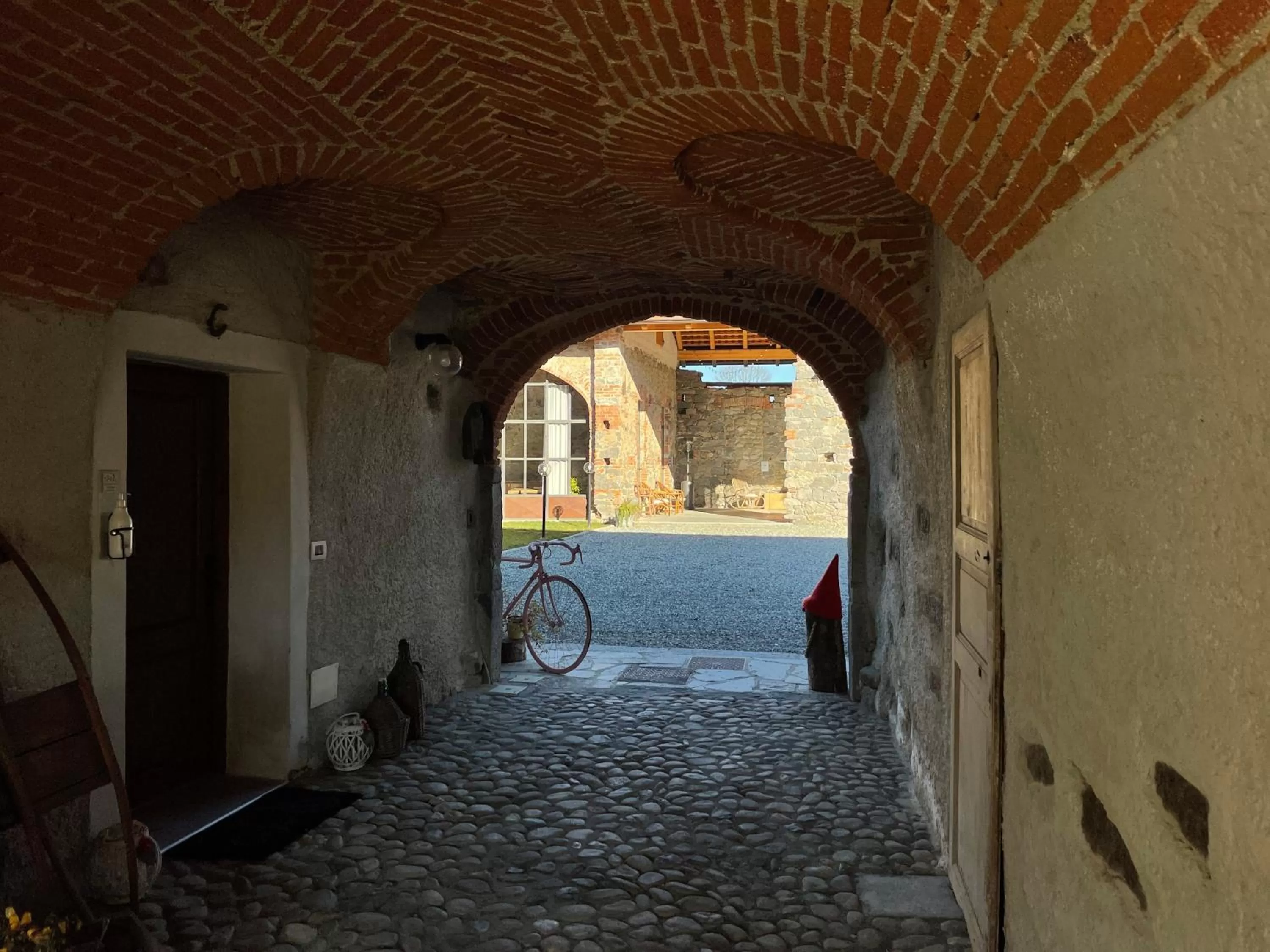Inner courtyard view in B&b Il Cortile