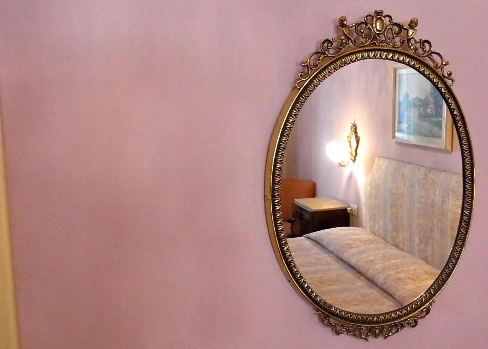 Decorative detail, Bed in Hotel Cestelli