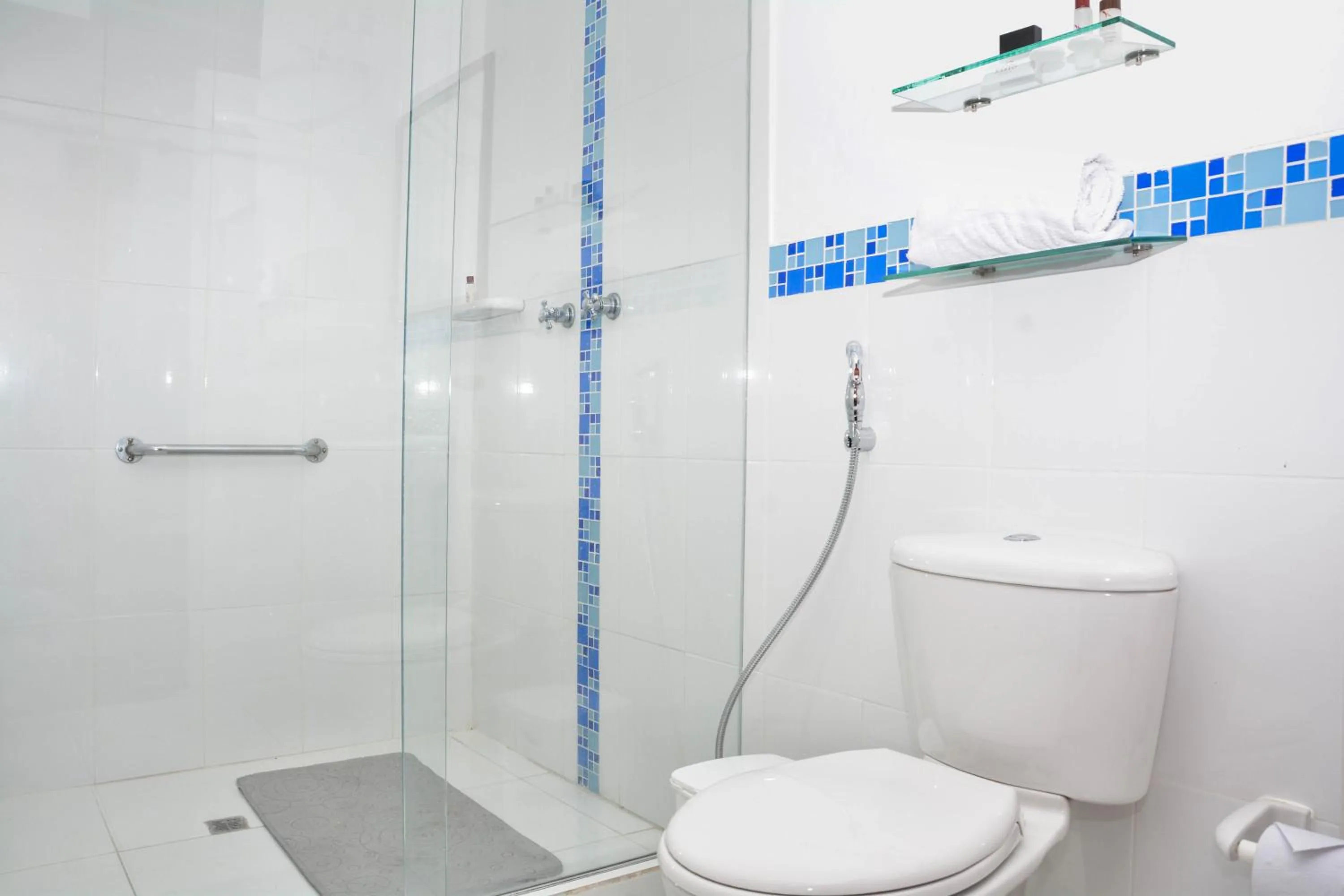 Bathroom in Hotel Karlo By GHO Hoteles