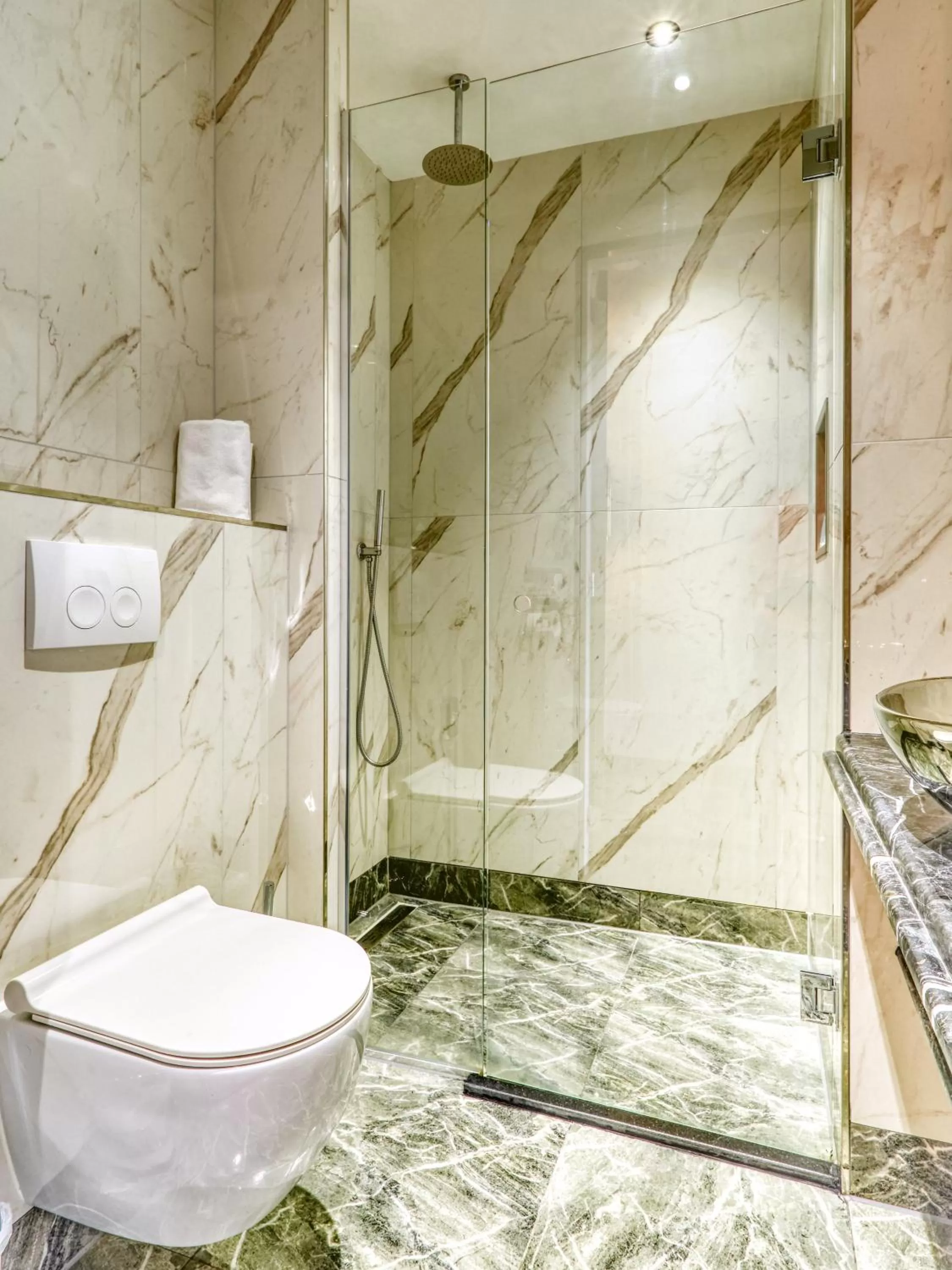 Bathroom in Triple G Hotels