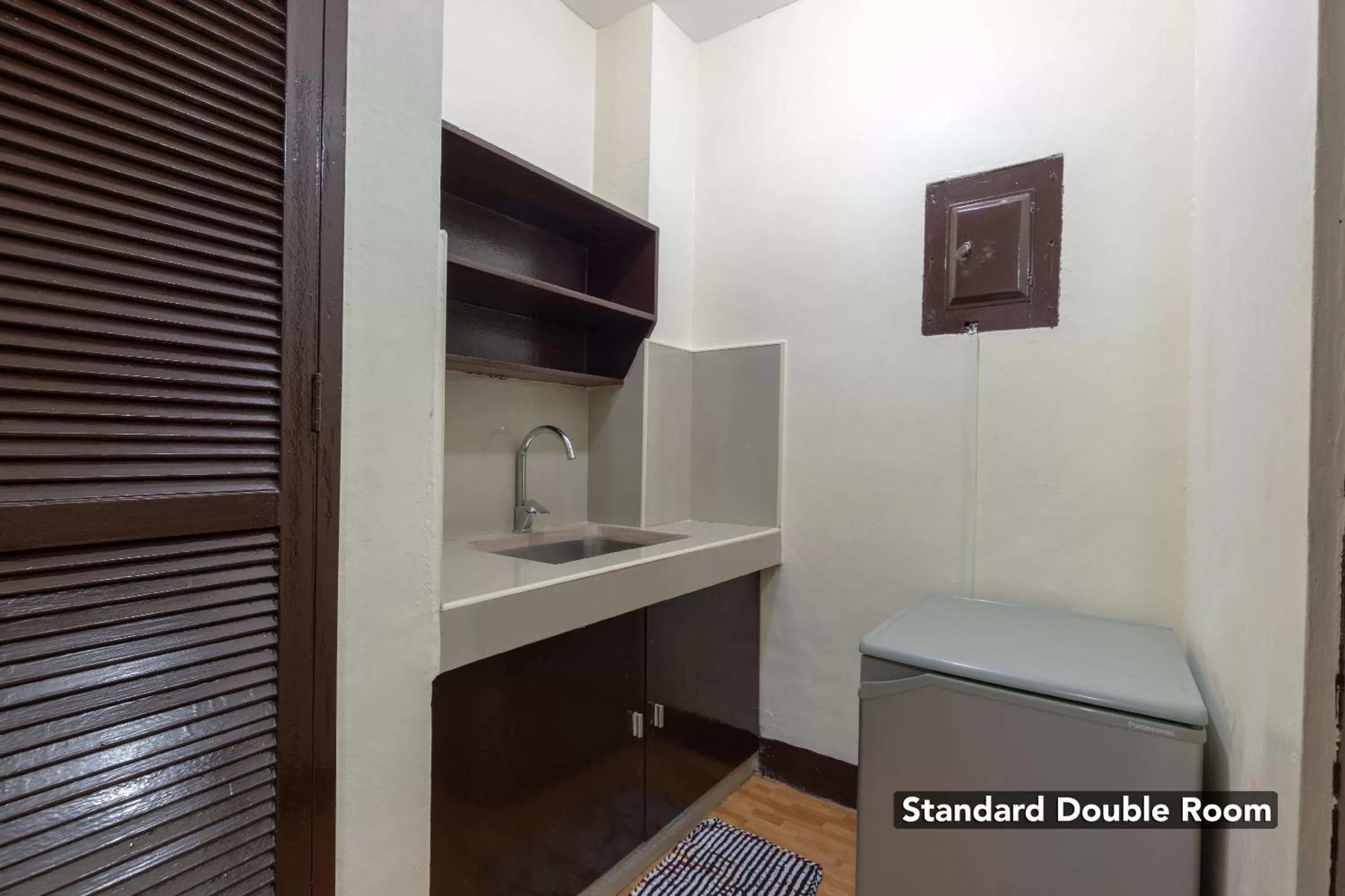 Kitchen or kitchenette in Victoria Mansions