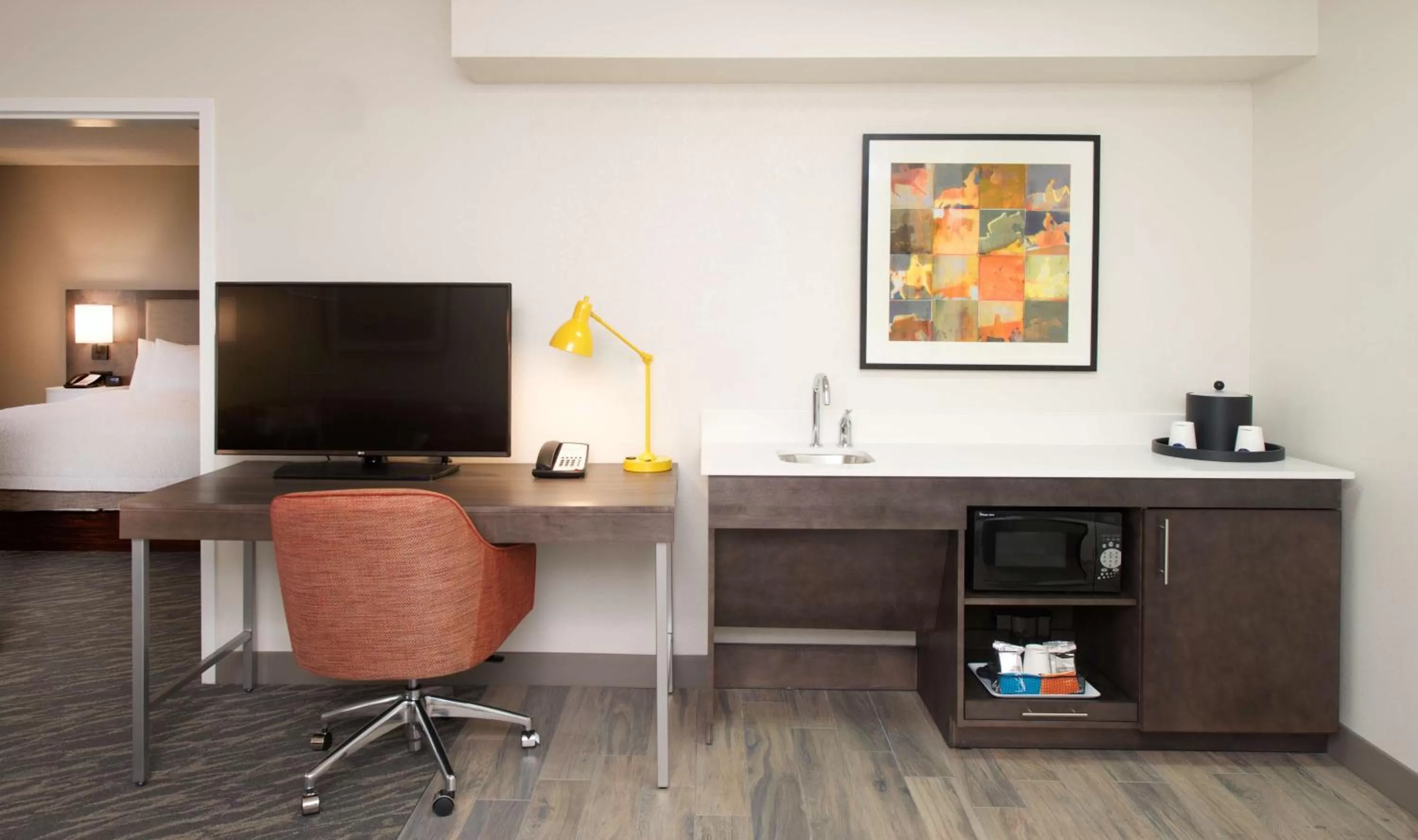 Bedroom in Hampton Inn & Suites N Ft Worth-Alliance Airport