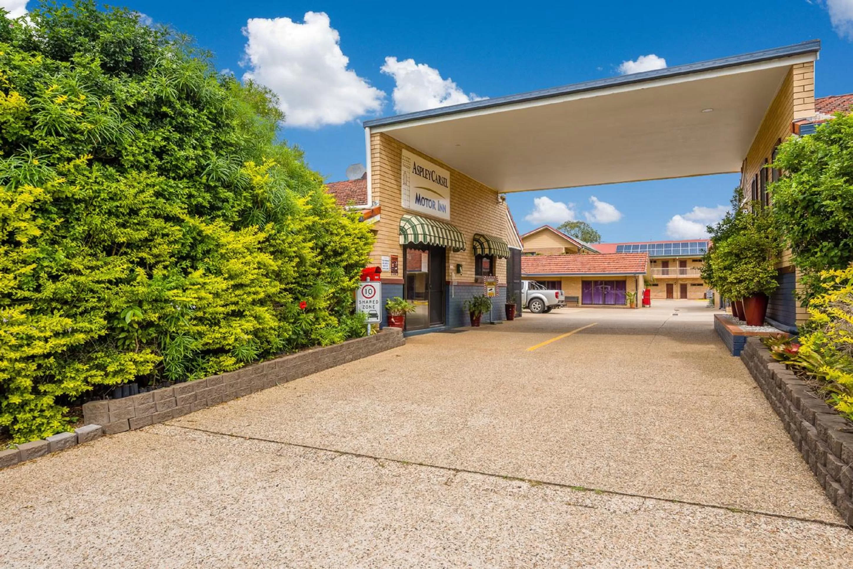 Property building in Aspley Carsel Motor Inn