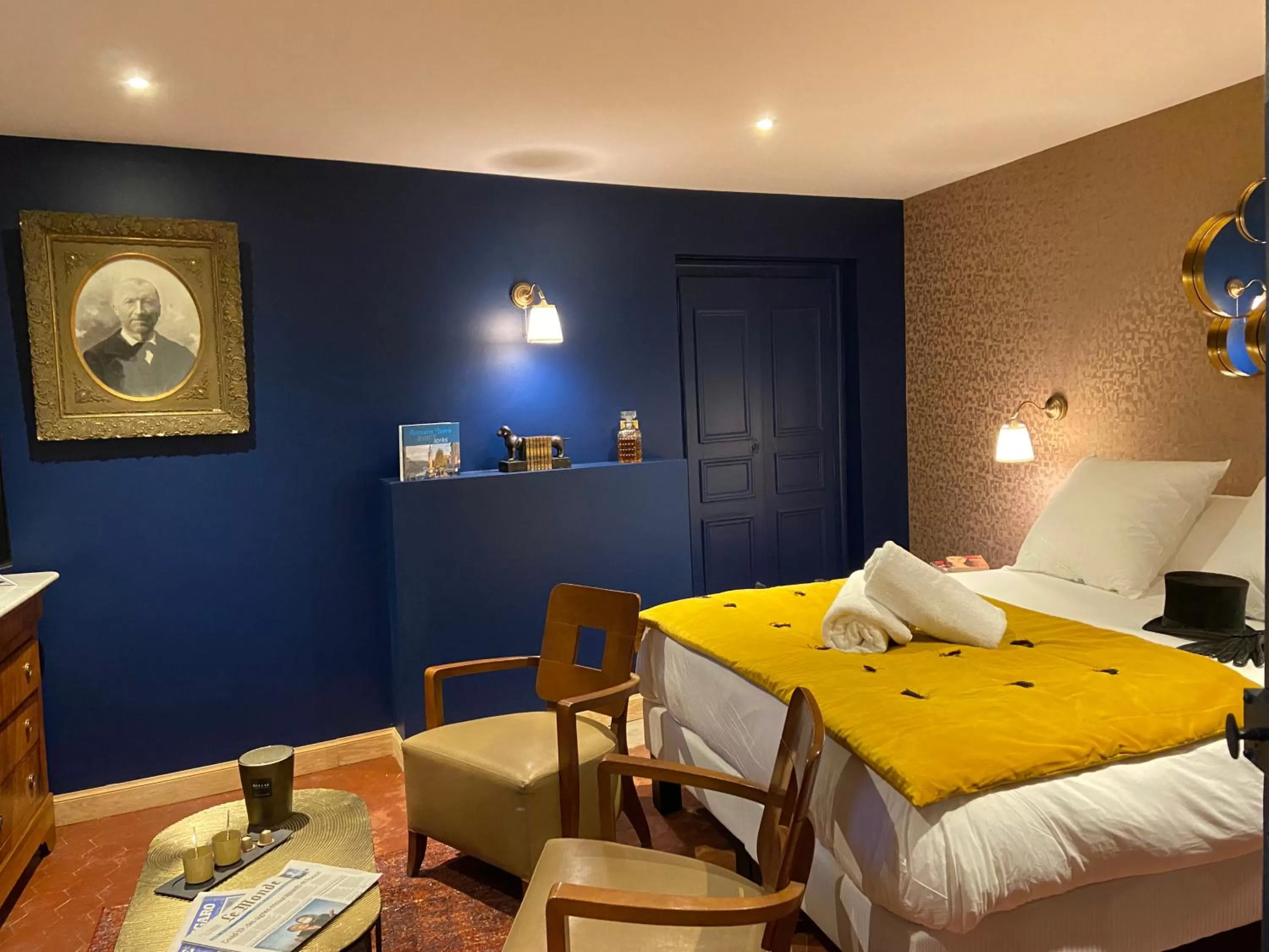 Photo of the whole room in LA TOUR YVELINE