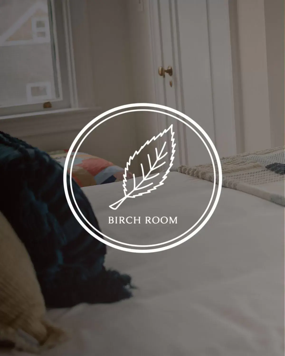 Queen Room in Hill Road Manor Bed & Breakfast Queen Room in Hill Road Manor Bed & Breakfast