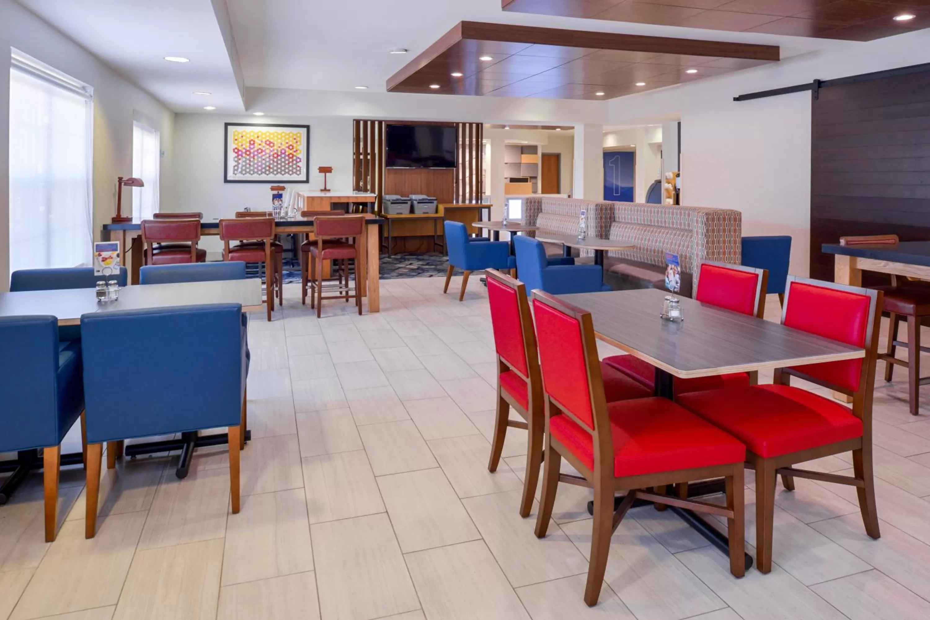 Breakfast in Holiday Inn Express Hotel & Suites Southfield - Detroit by IHG