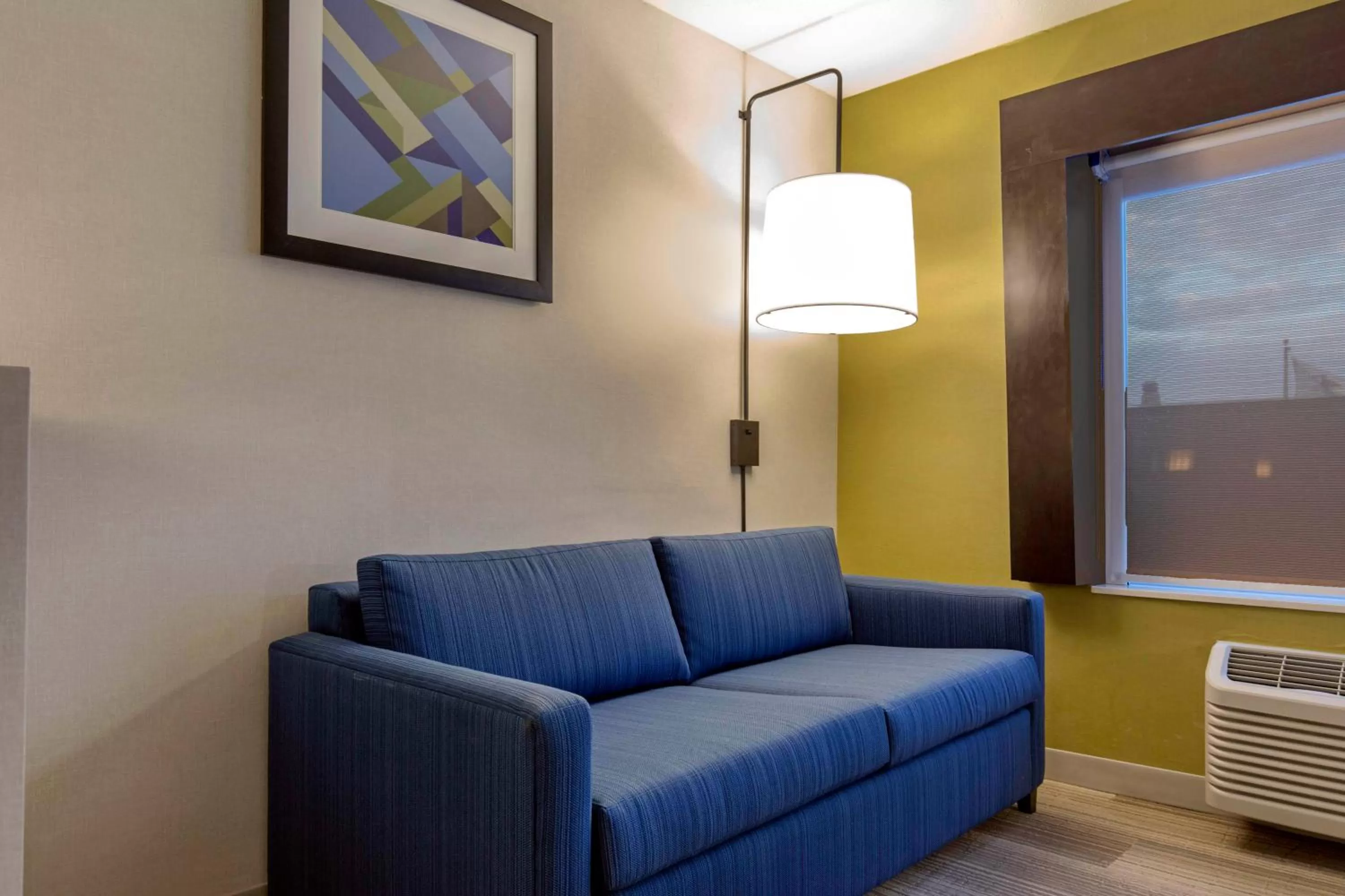 Photo of the whole room in Holiday Inn Express & Suites Chicago West - St Charles by IHG