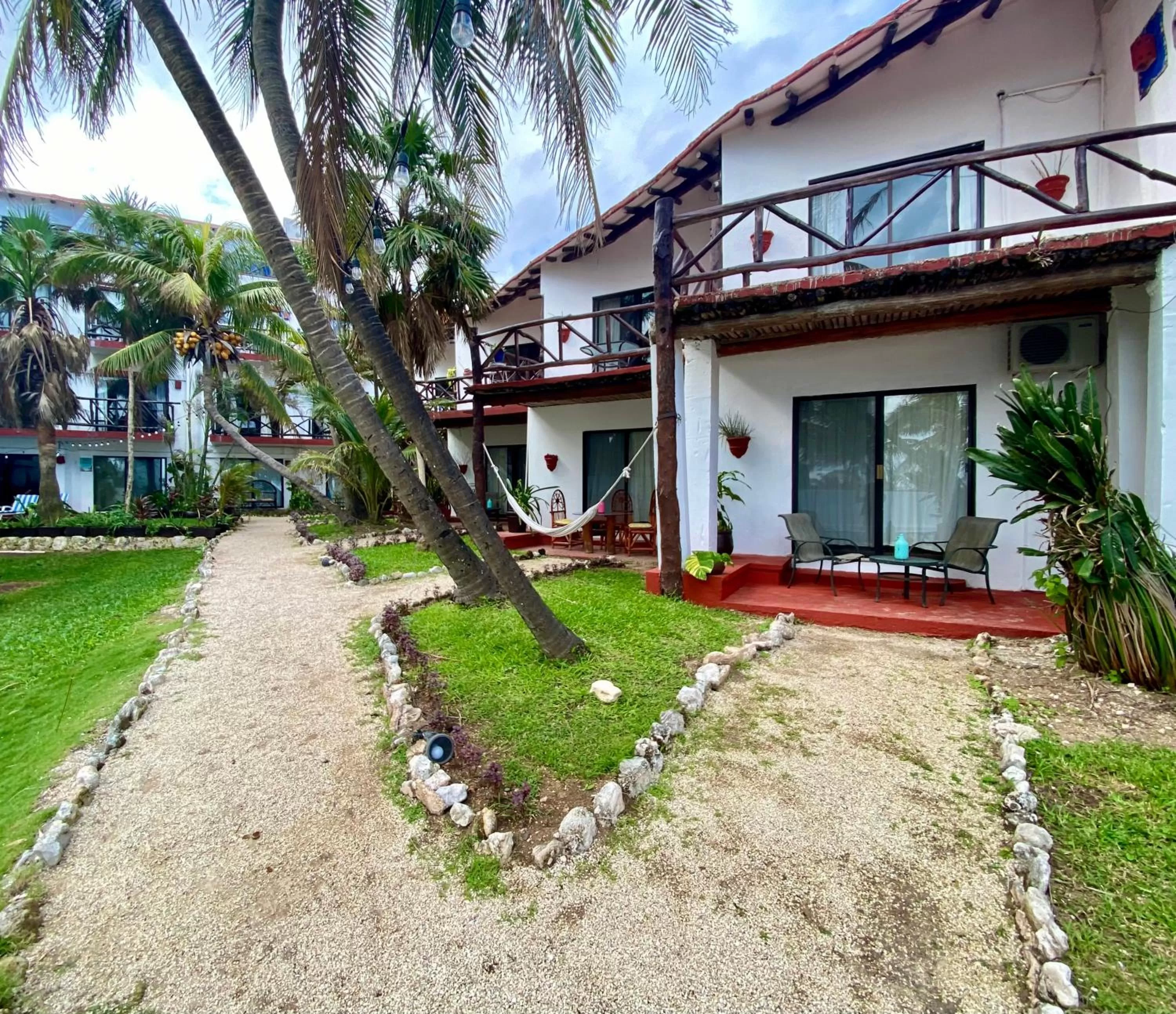 Property building in Casa CARIBE Cancun