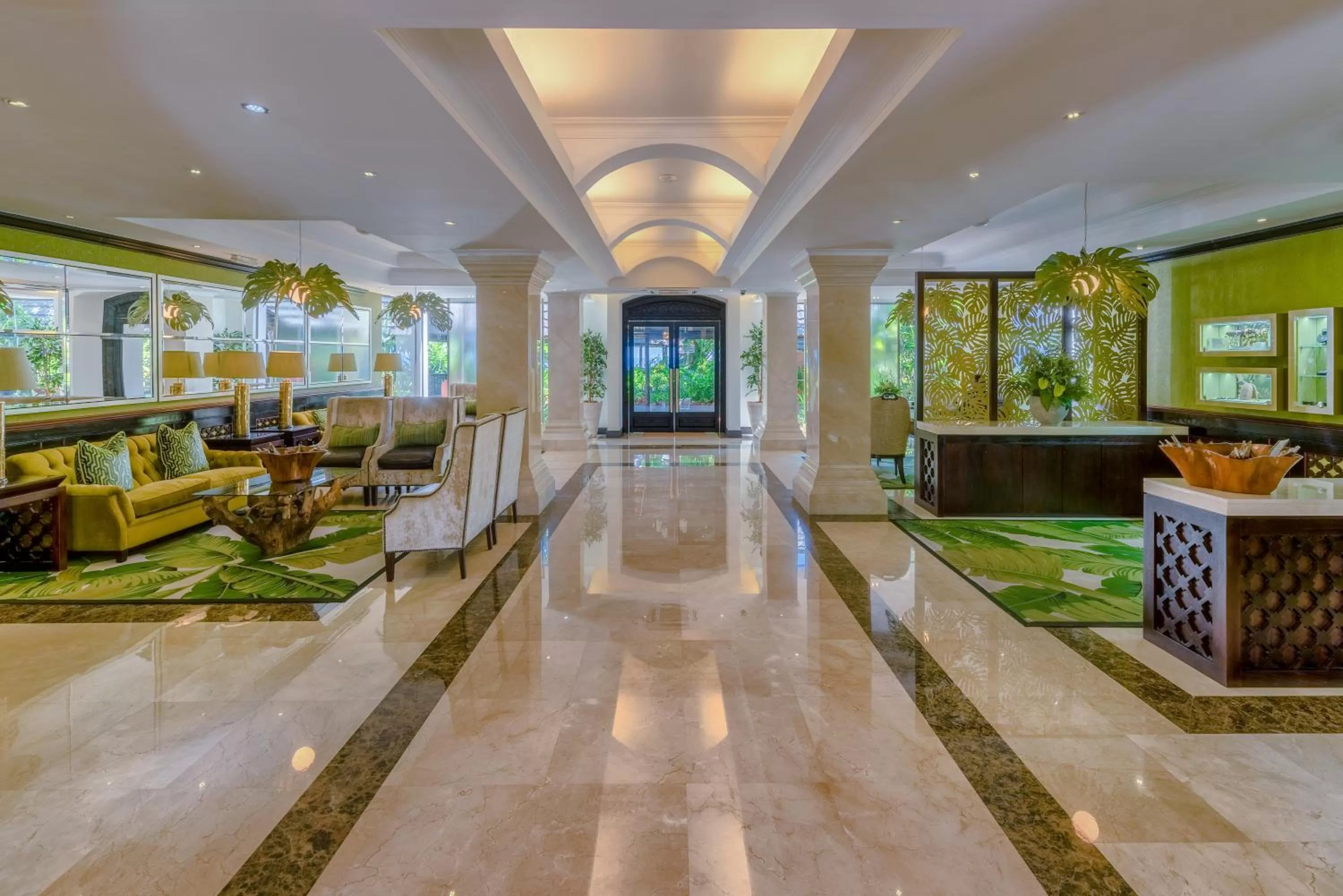 Facade/entrance in Sea Cliff Hotel