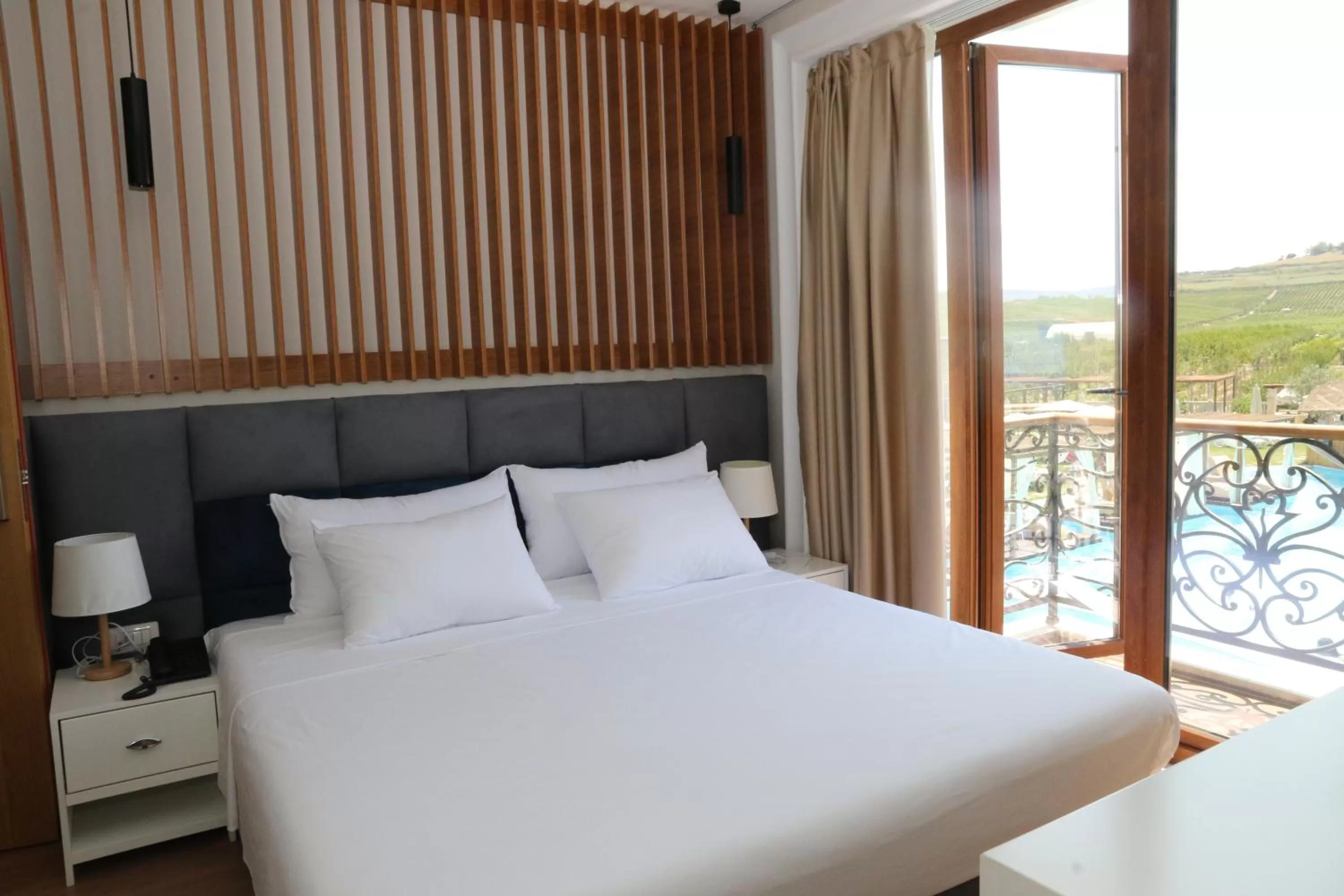 Bedroom, Bed in Vinea Resort