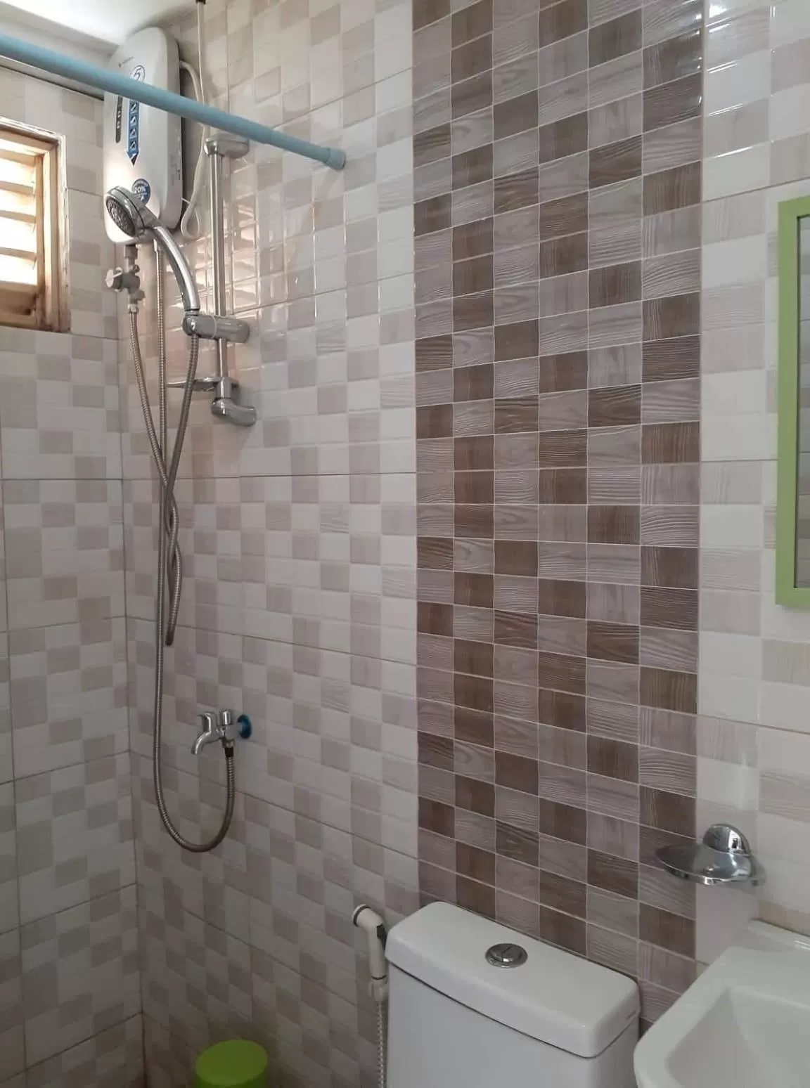 Shower in Island Hop Inn