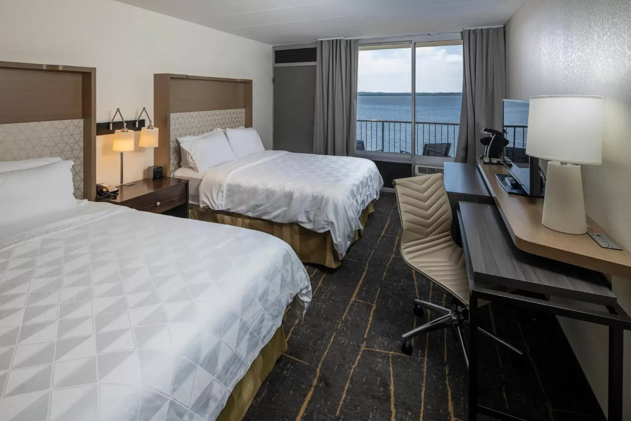 Standard Queen Room with Two Queen Beds and Beach Access in Holiday Inn Detroit Lakes by IHG Standard Queen Room with Two Queen Beds and Beach Access in Holiday Inn Detroit Lakes by IHG