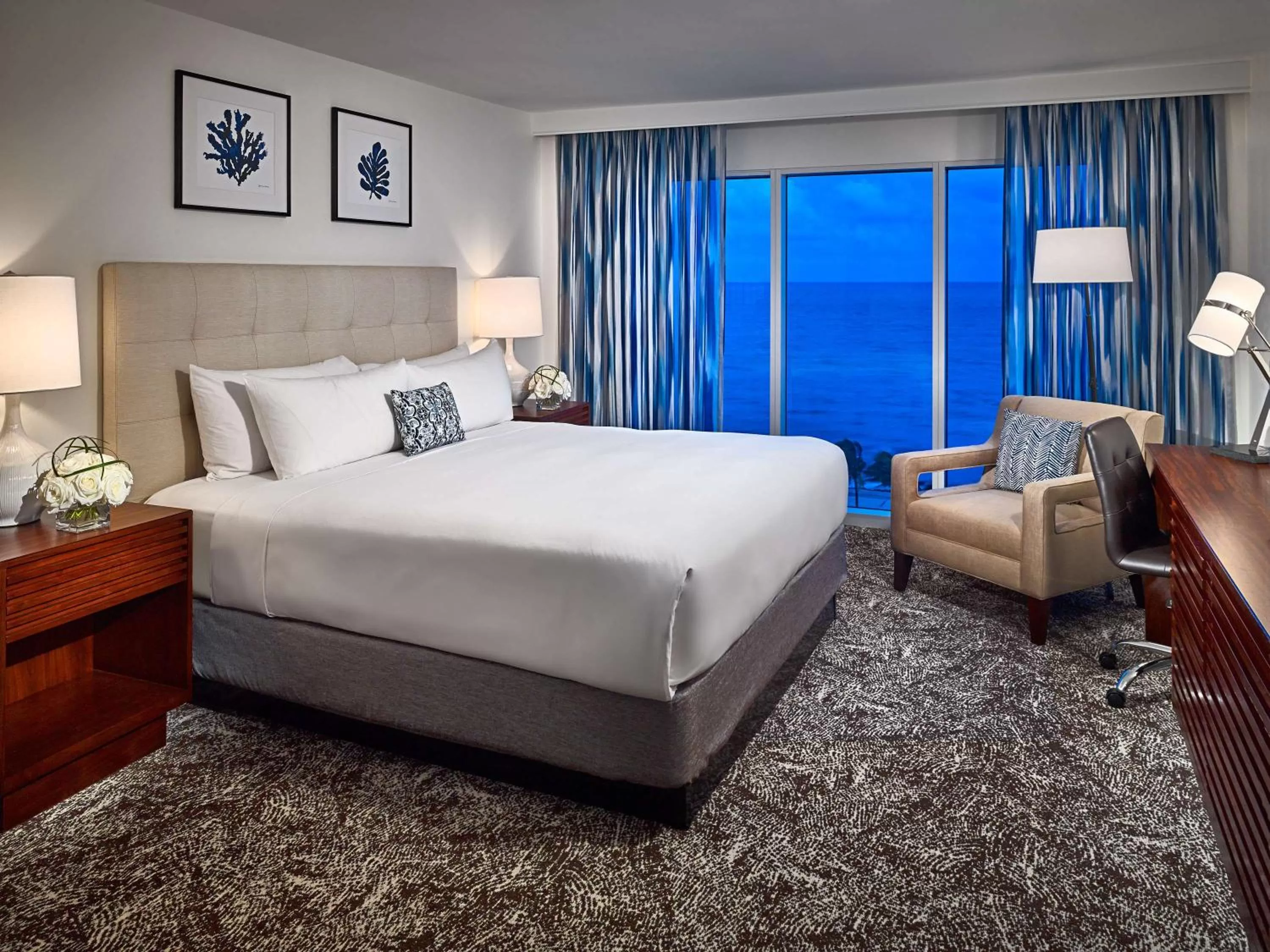 Photo of the whole room, Bed in Sonesta Fort Lauderdale Beach