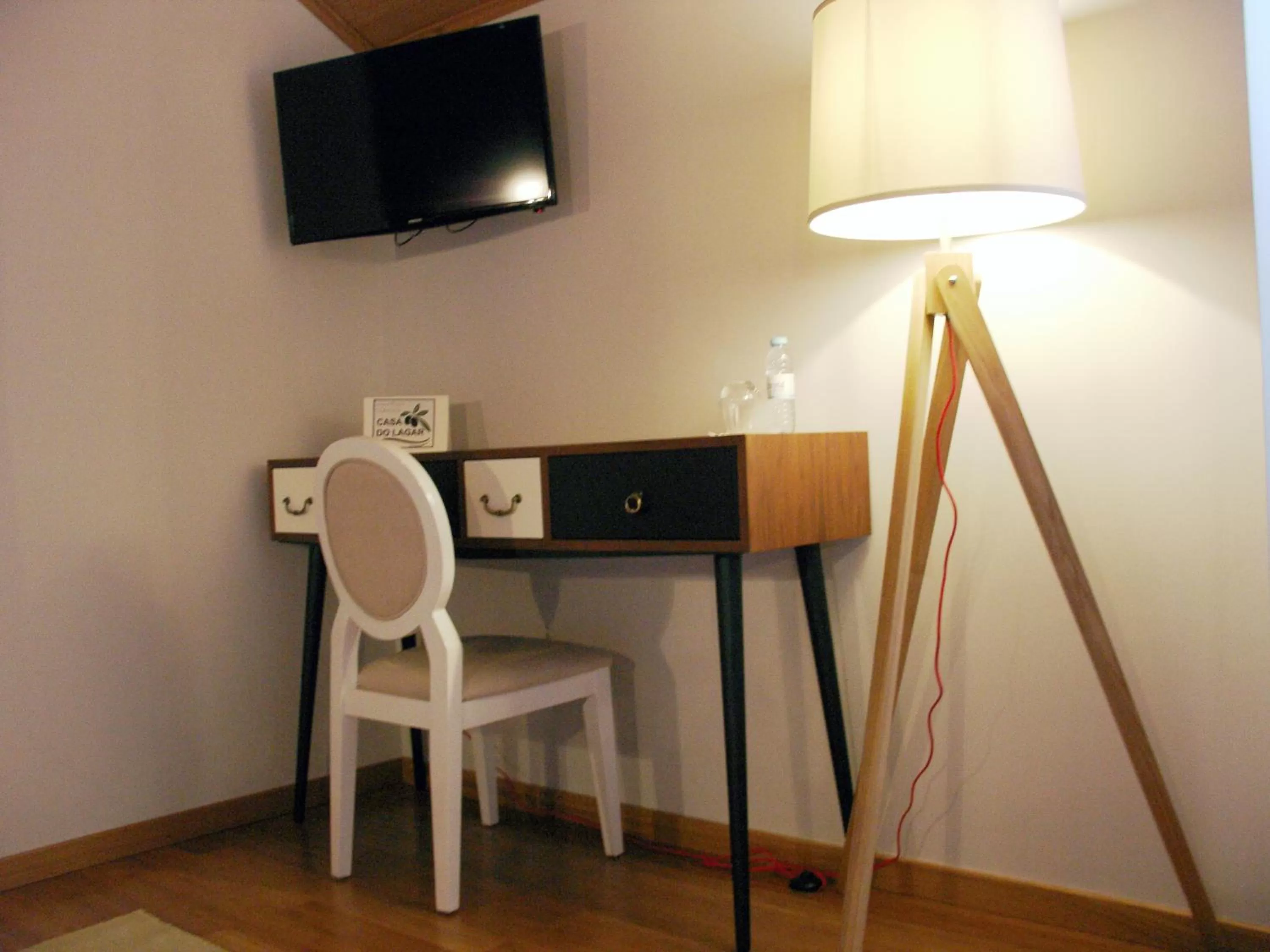 Property building, TV/Entertainment Center in Casa do Lagar de Tazem