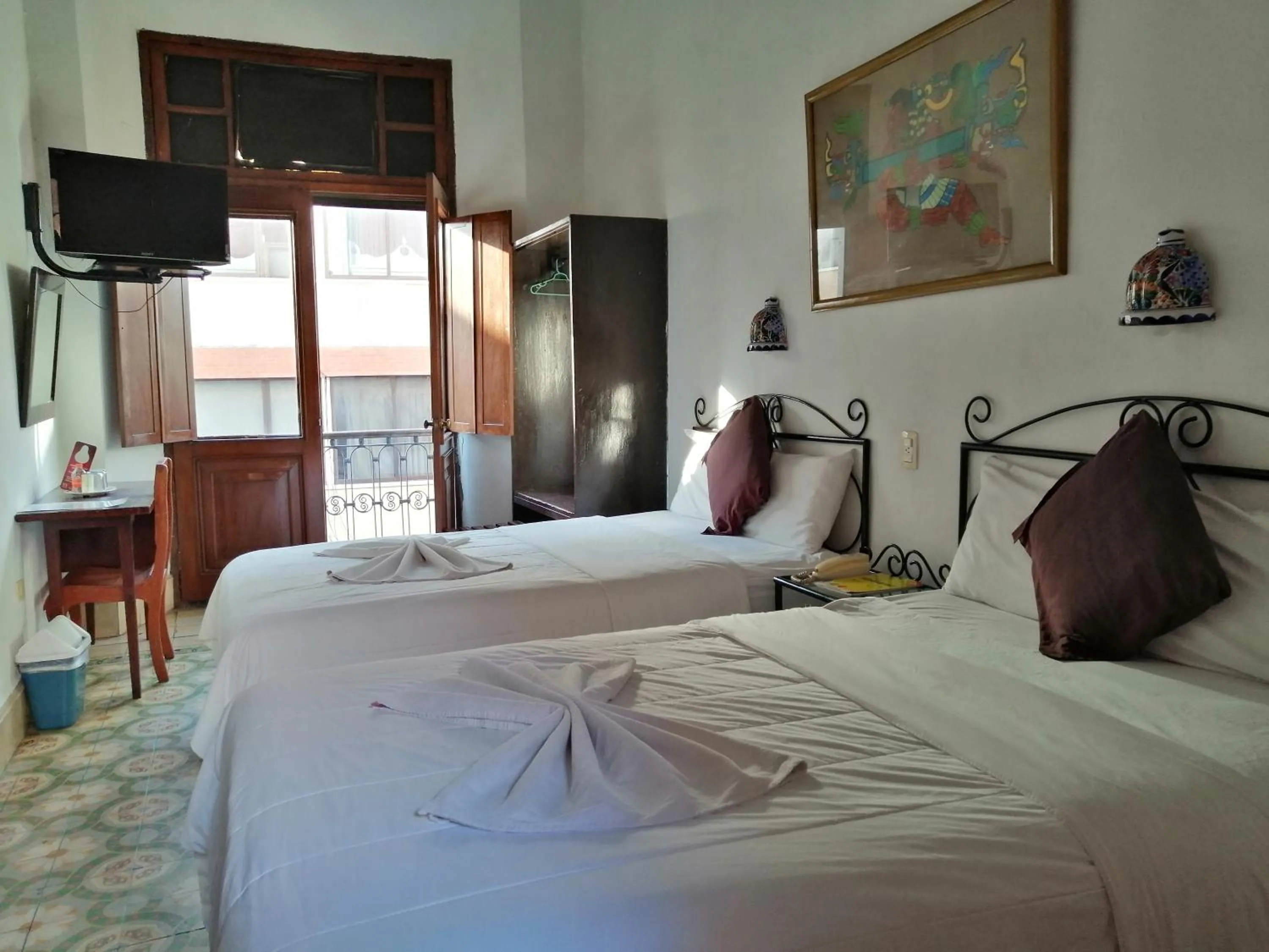 Photo of the whole room, Bed in Hotel Reforma