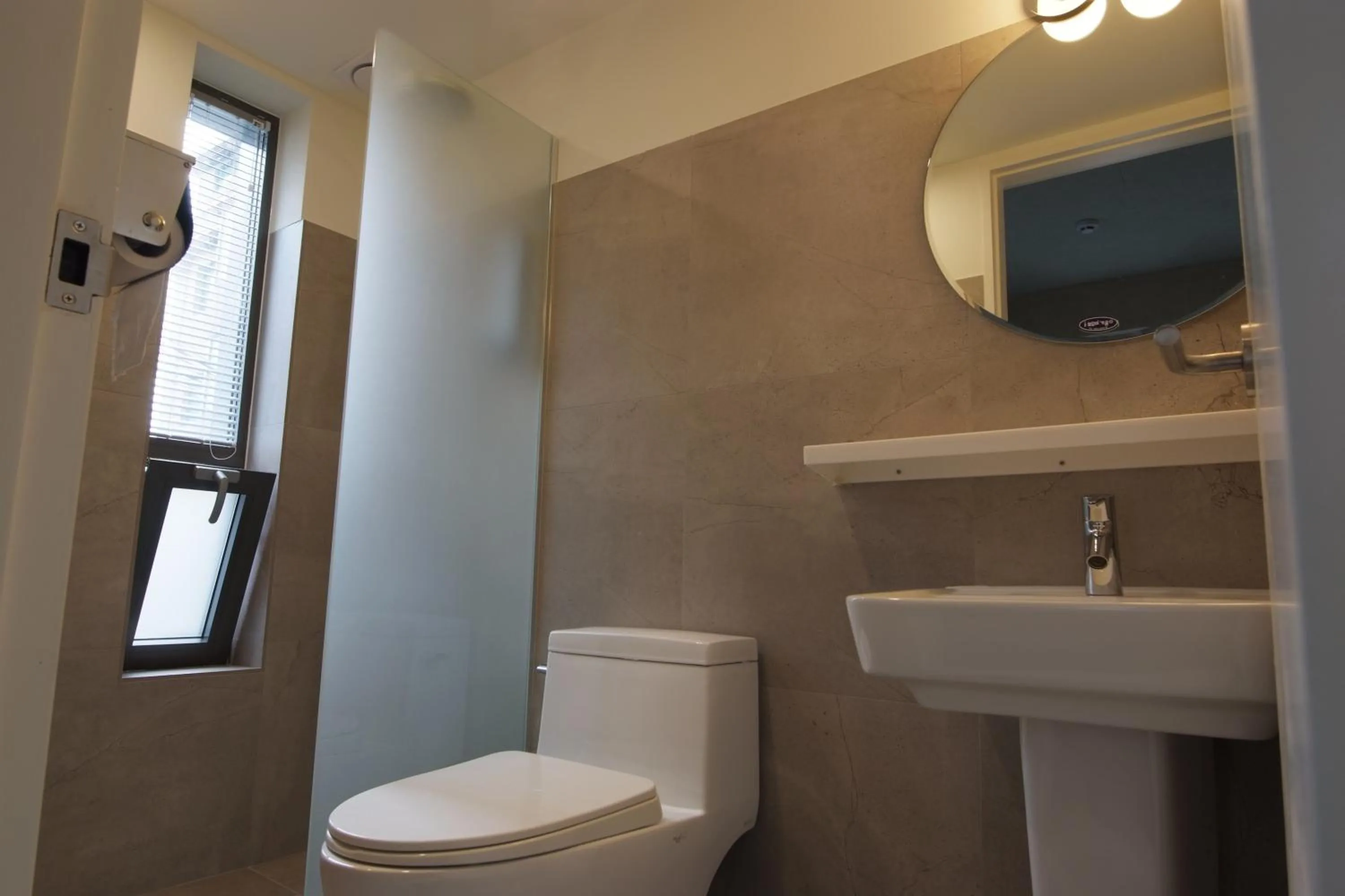 Toilet in DW STAY HONGDAE