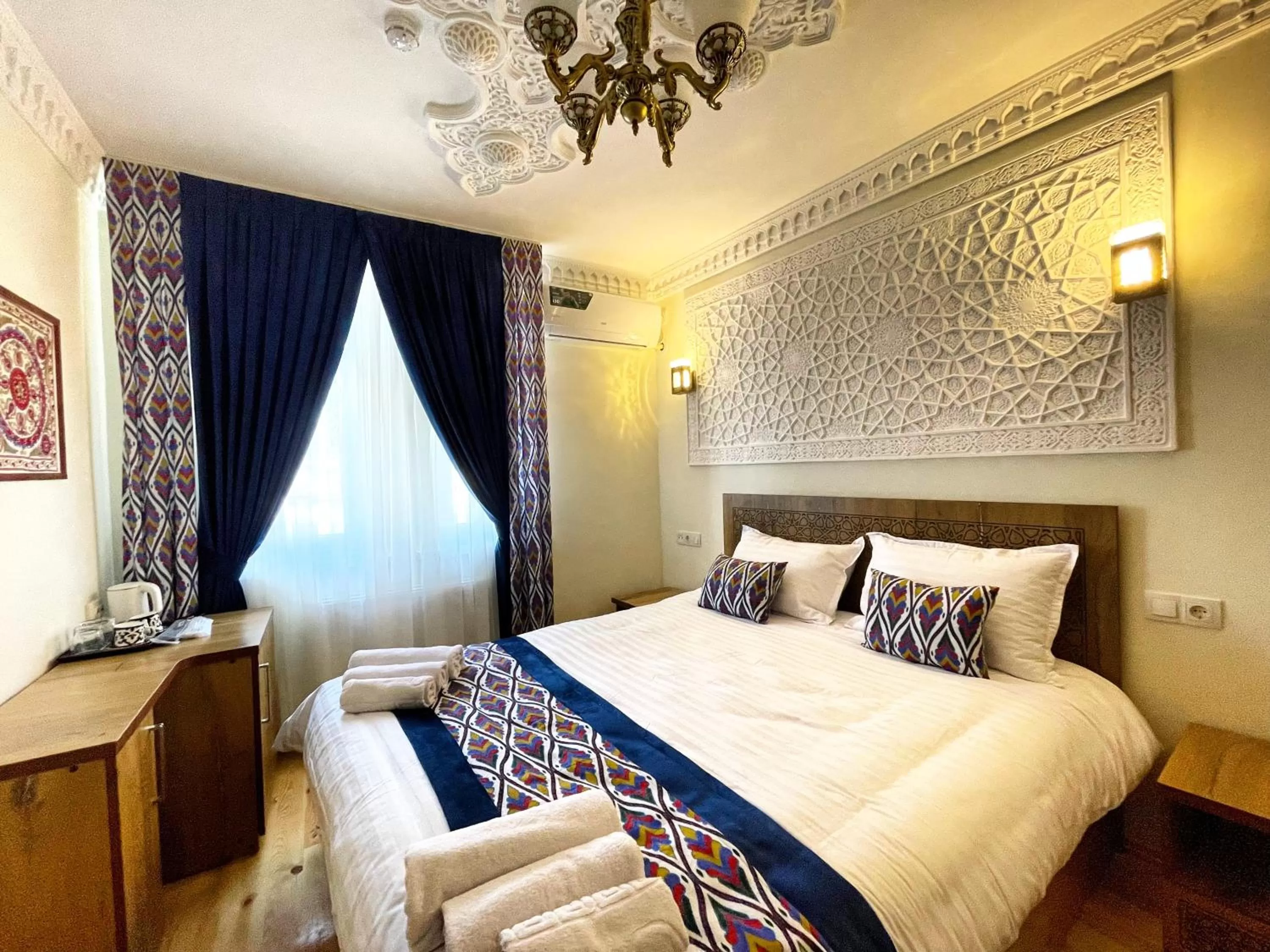 Double Room in Bobosh Hotel