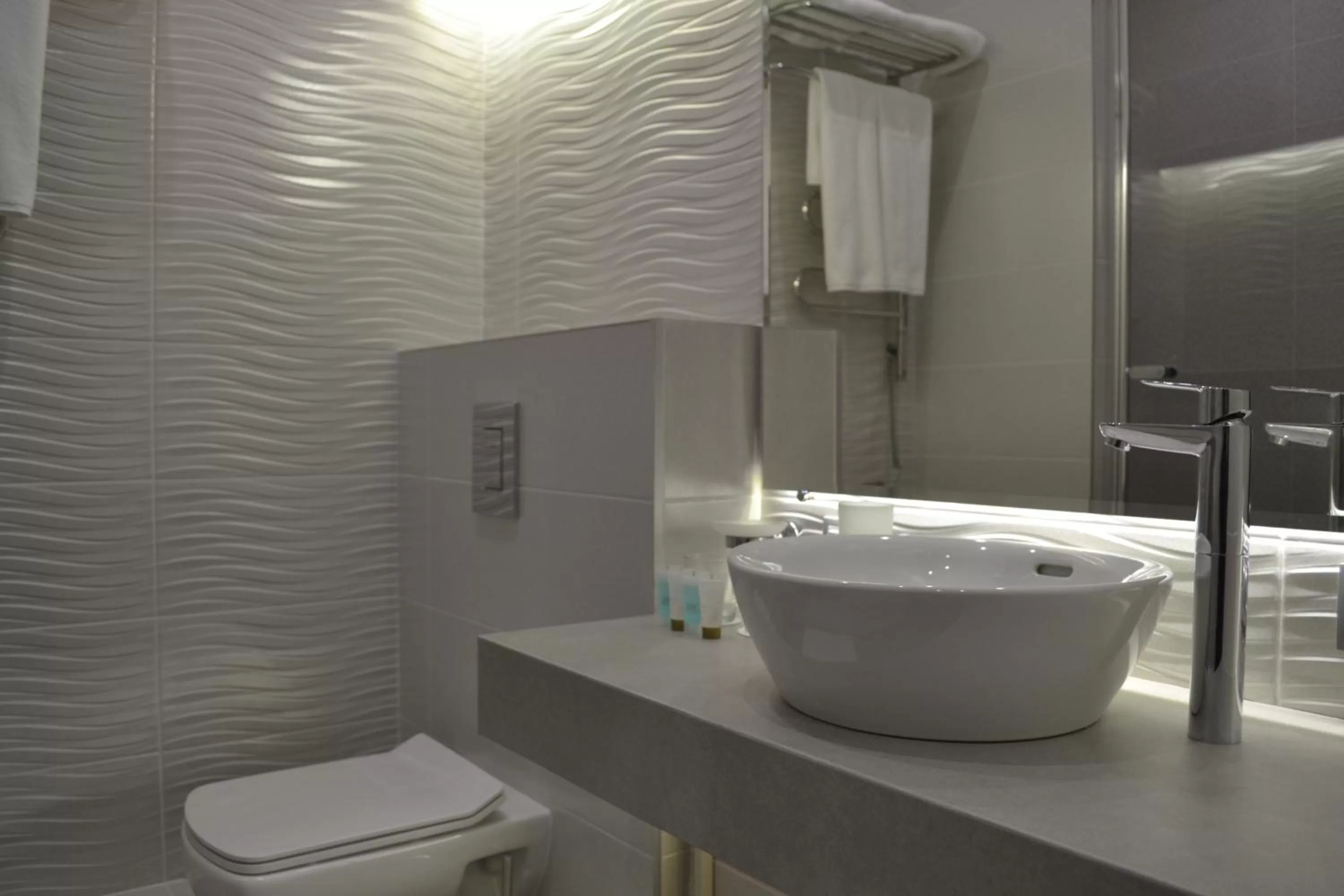 Bathroom in Horizon Hotel