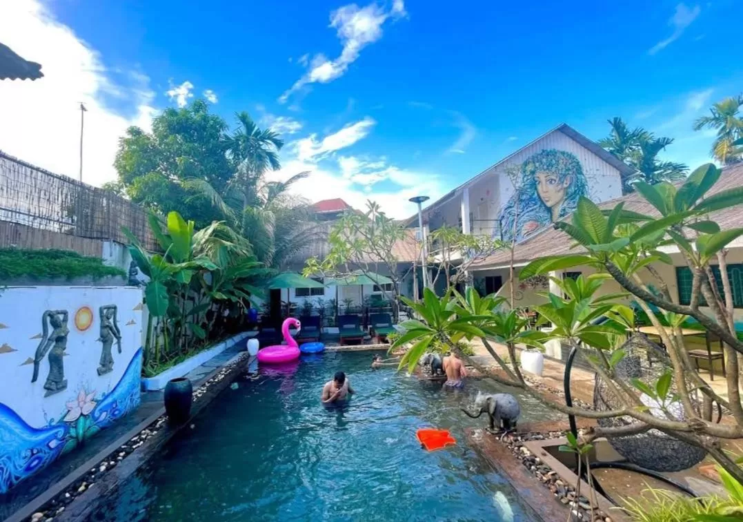 Swimming pool in ERCAN BOUTiQUE