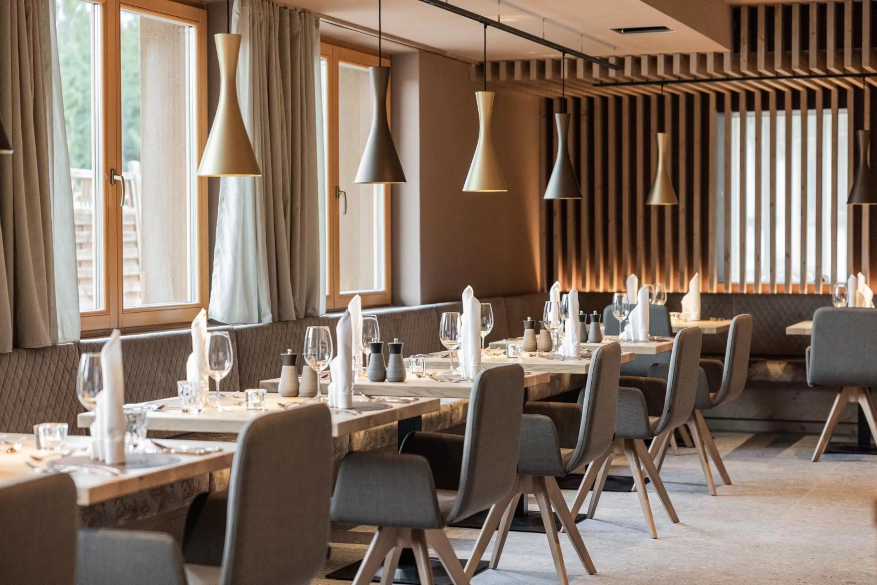 Restaurant/Places to Eat in Hotel Kristall