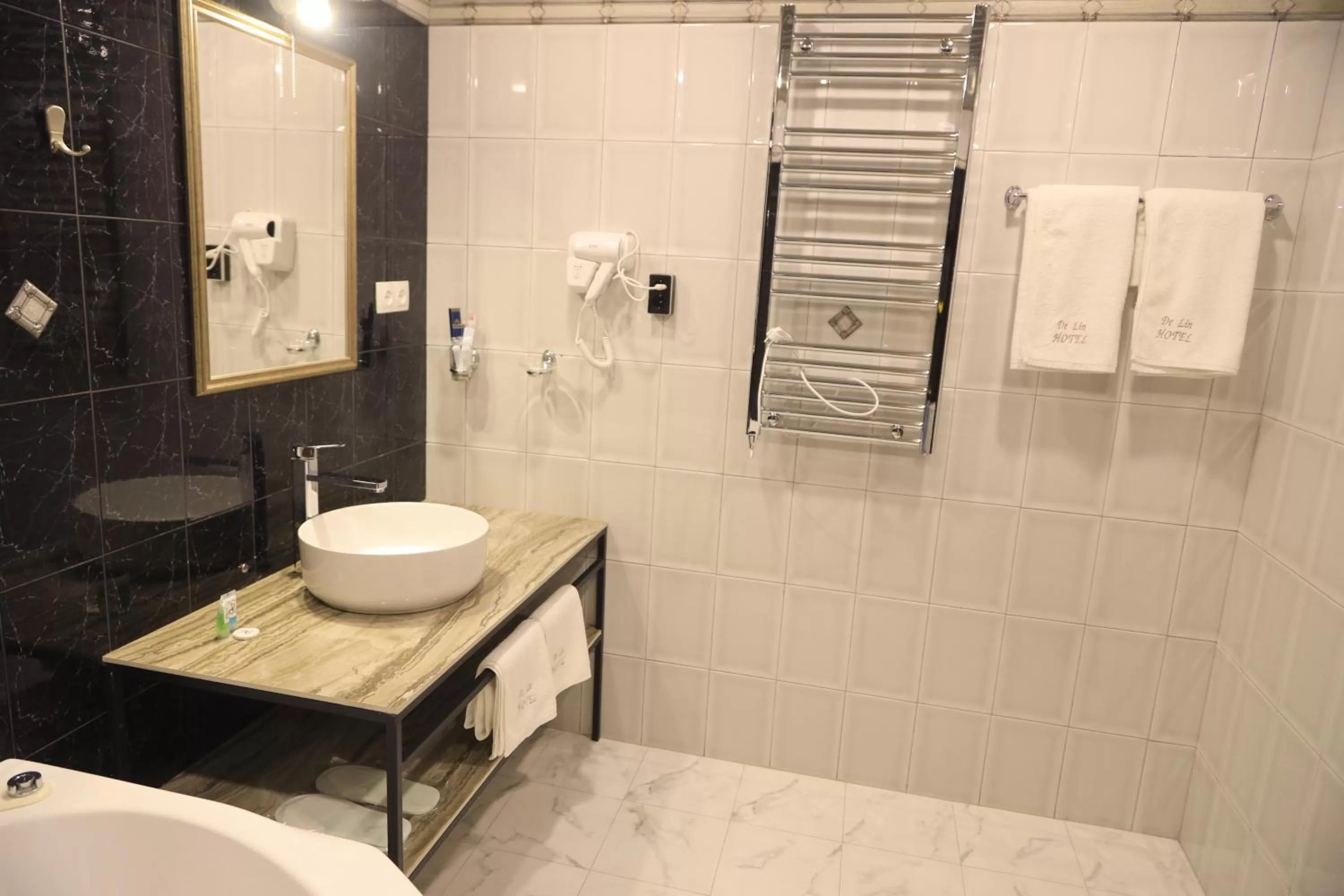 heating in DeLin Hotel And Tours