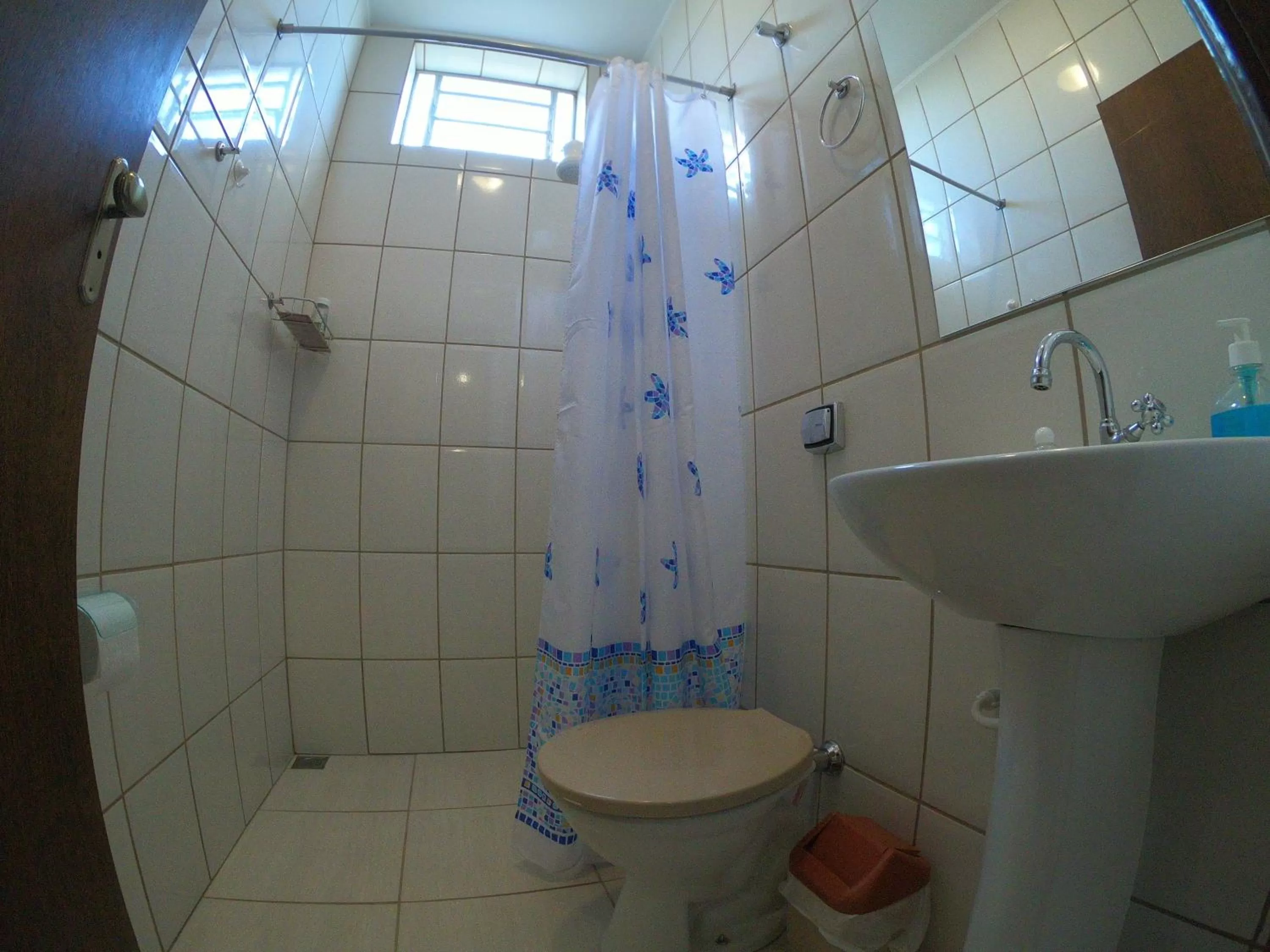 Shower, Bathroom in Suíte na Canastra