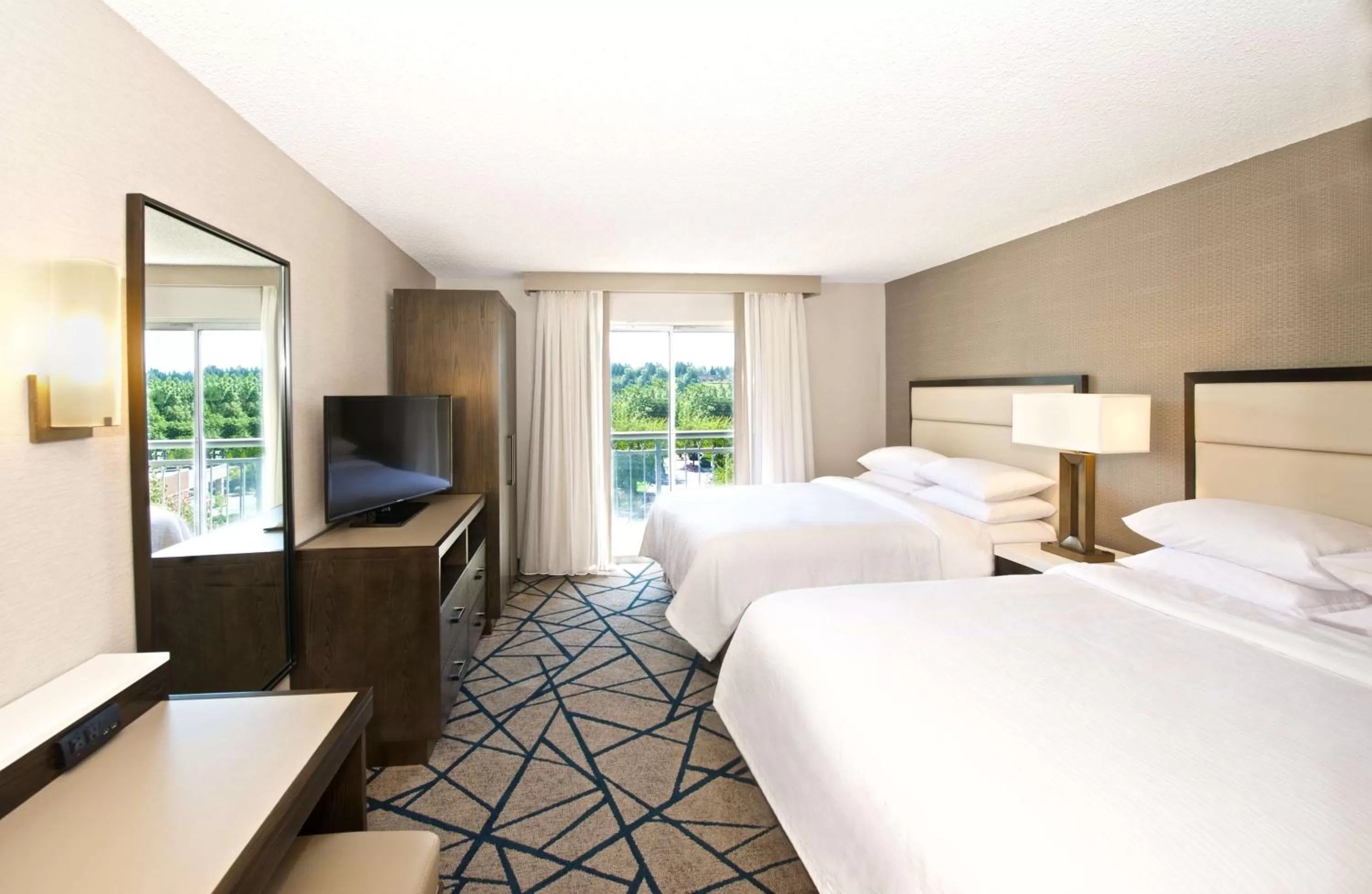 Bedroom, Bed in Embassy Suites by Hilton Seattle Bellevue