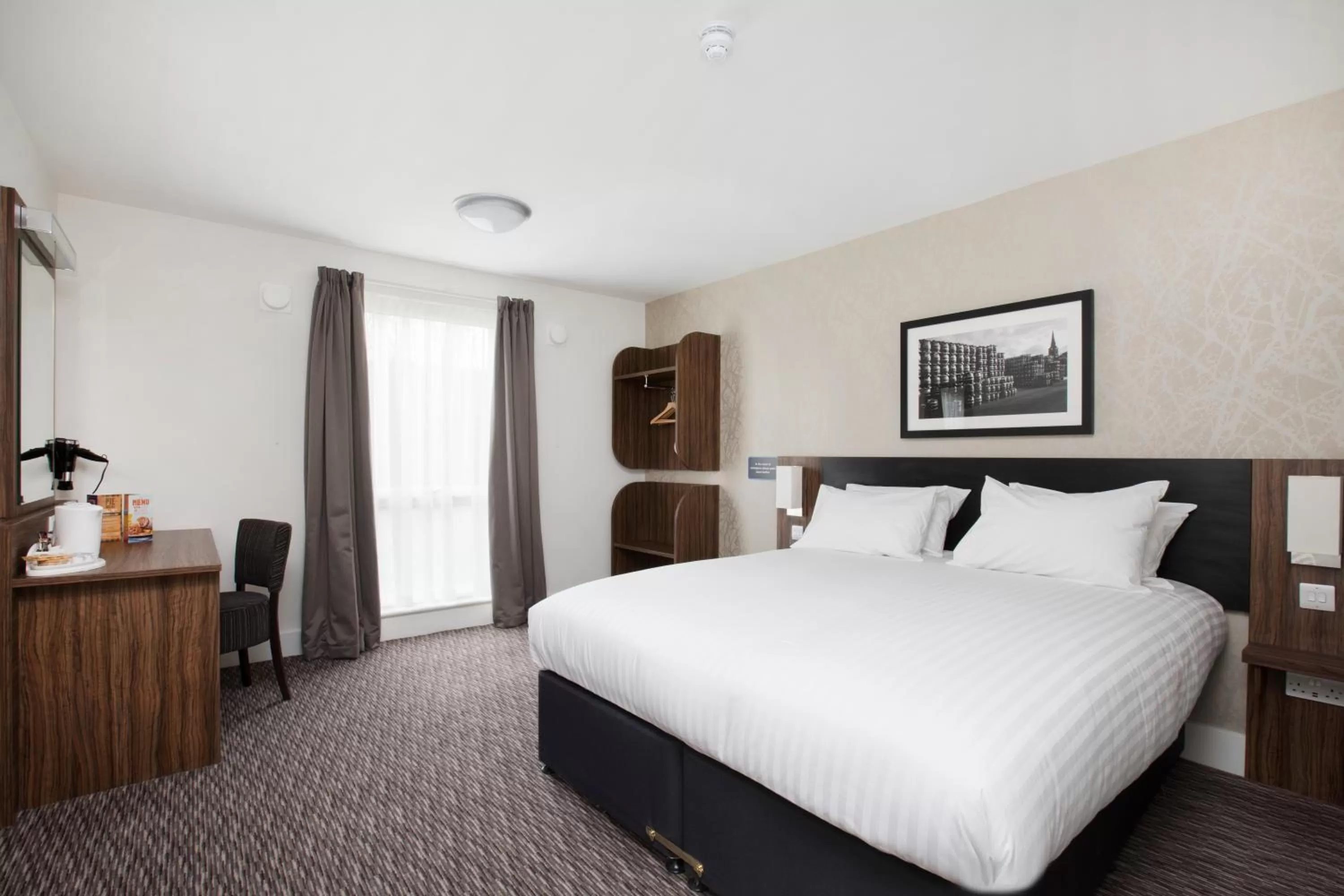 Photo of the whole room, Bed in Spring River Ebbsfleet by Marston's Inns