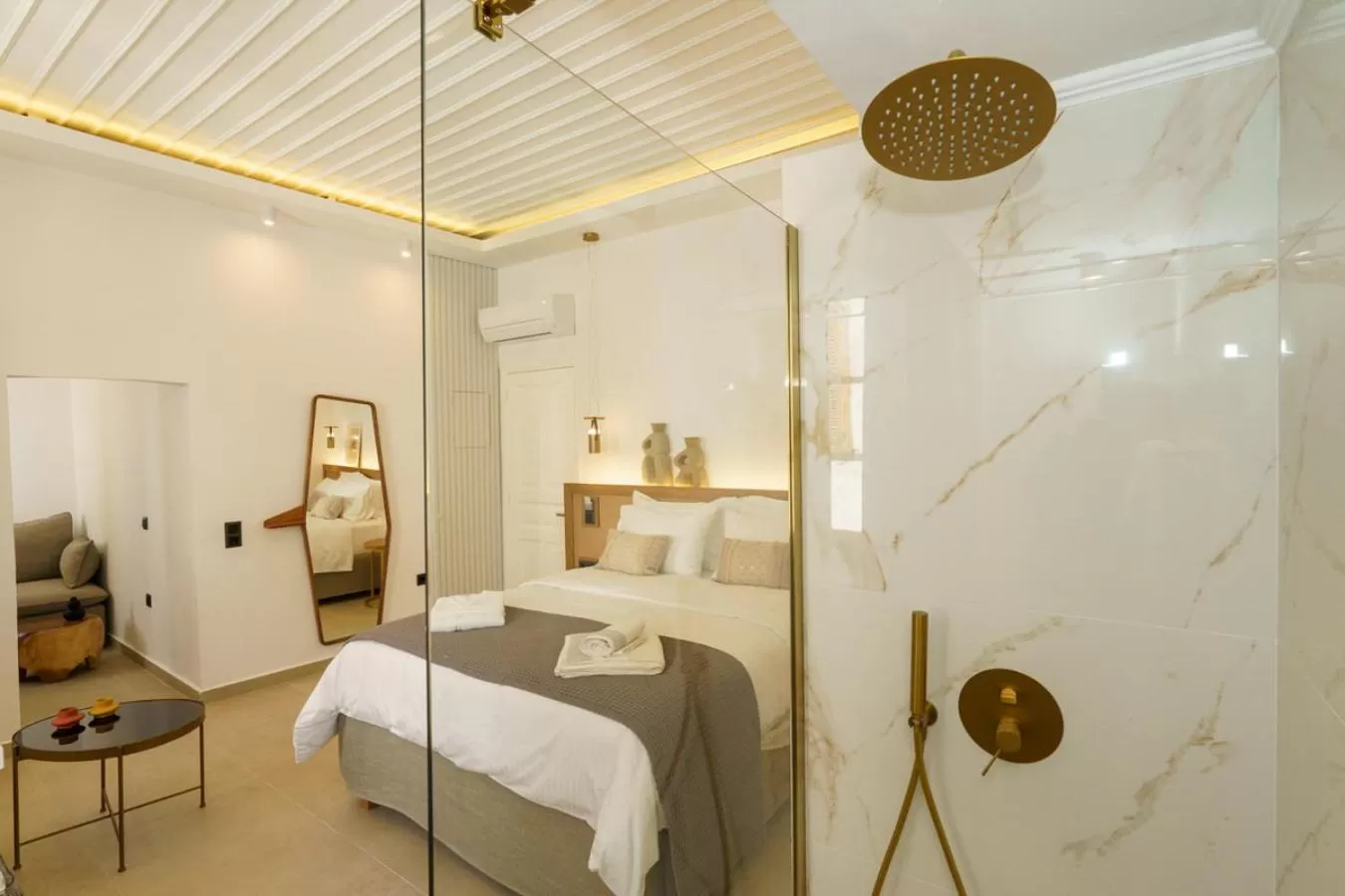 Bed in La Vie Hydra Luxury Suites