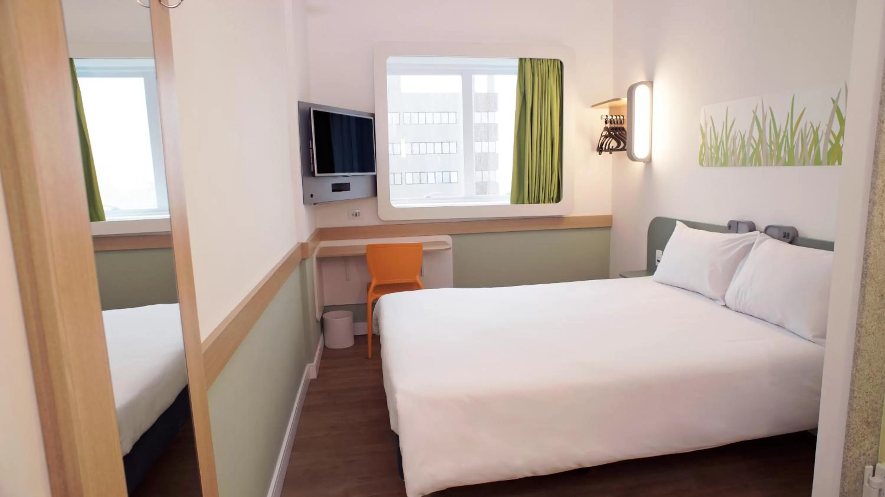 Bedroom, Bed in ibis budget Osasco