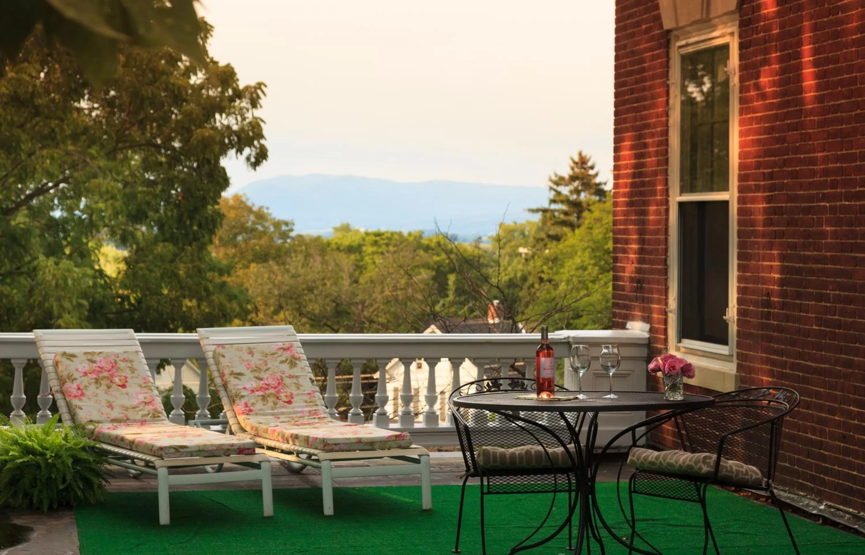 Balcony/Terrace in Mercersburg Inn