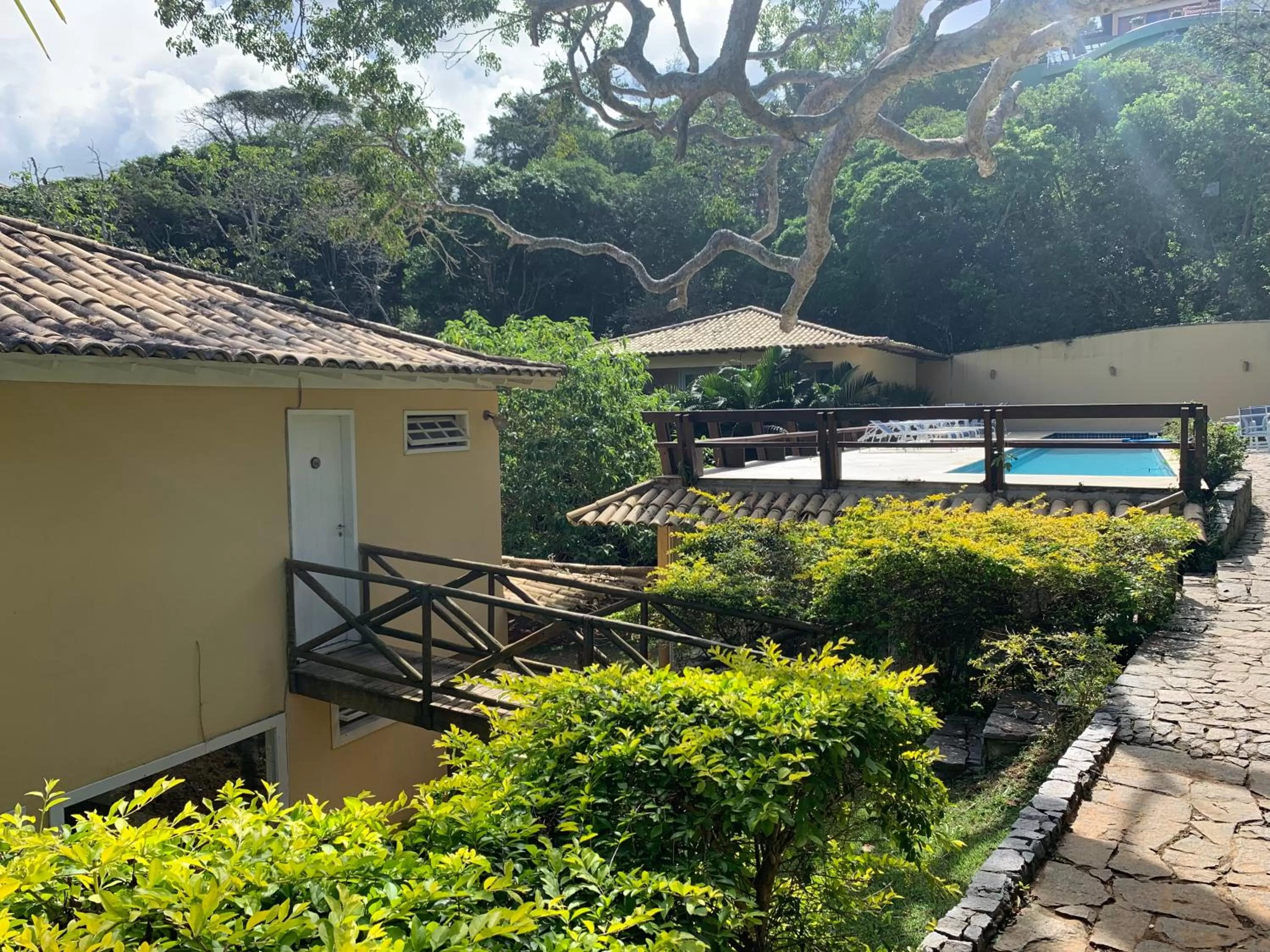 Praia da Ferradurinha Guest House