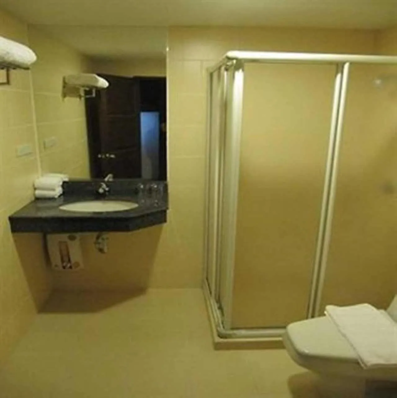 Shower in S.M. GRANDE RESIDENCE