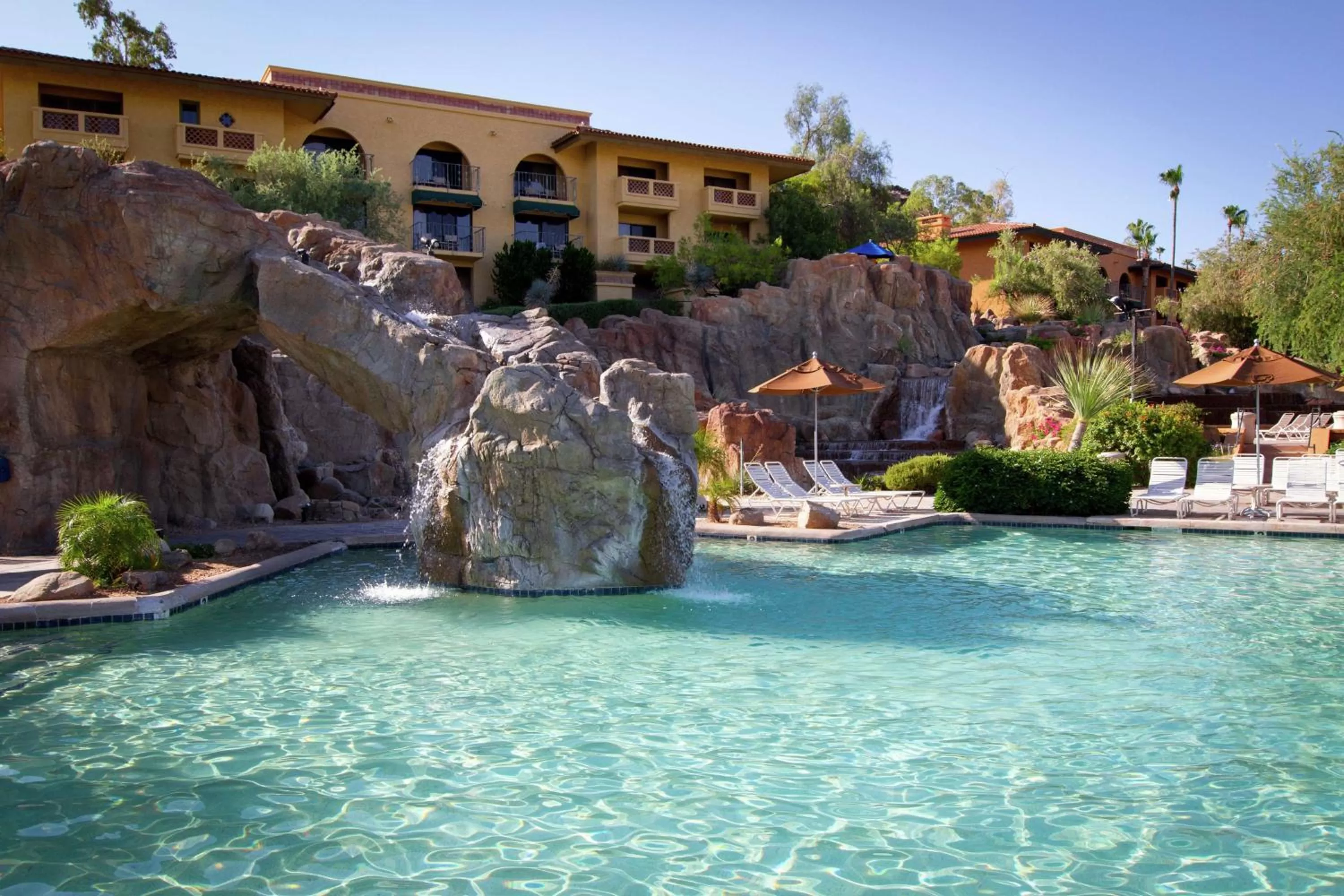 Property building in Hilton Phoenix Tapatio Cliffs Resort