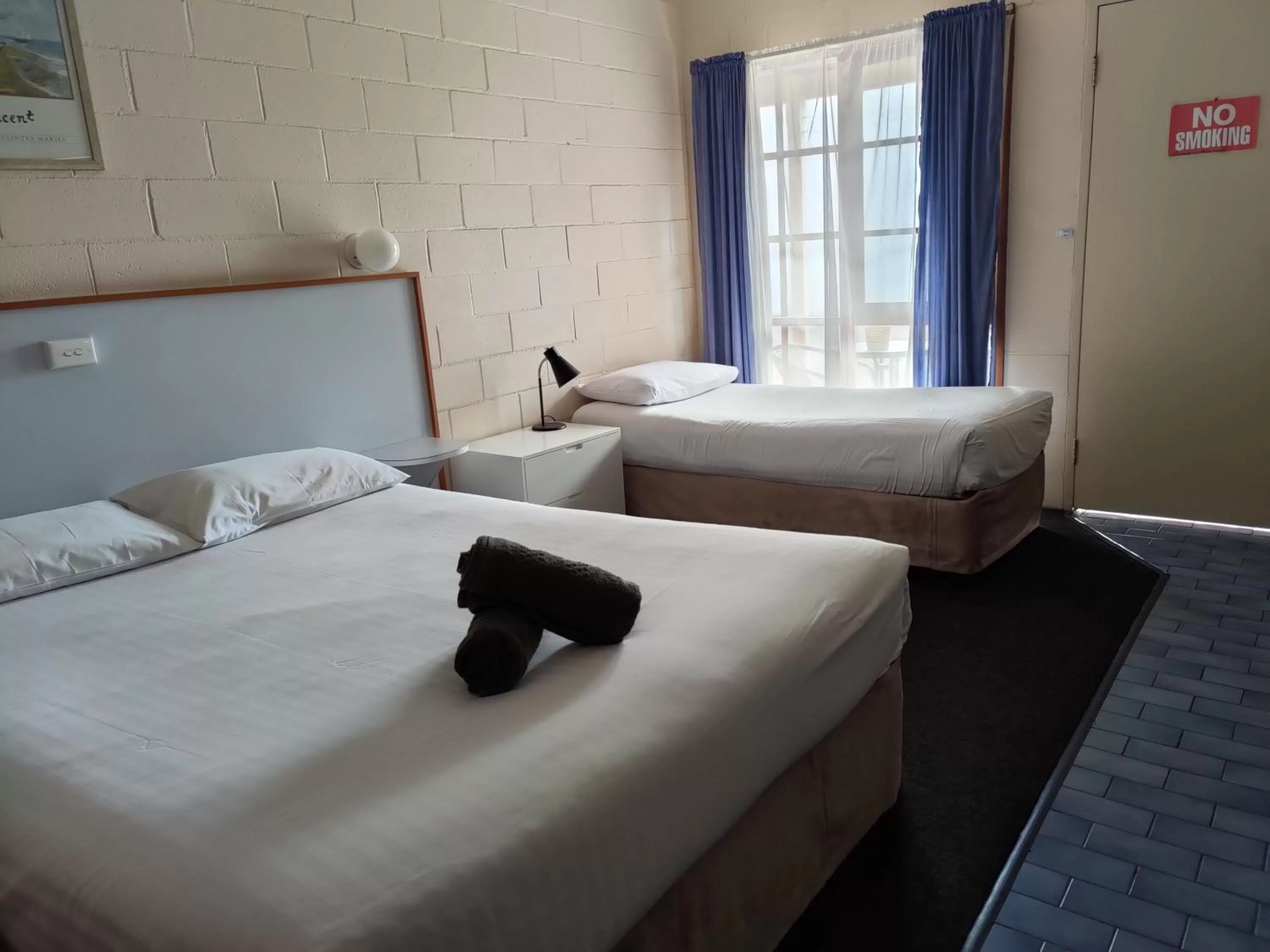 Bedroom, Bed in Yarragon Motel