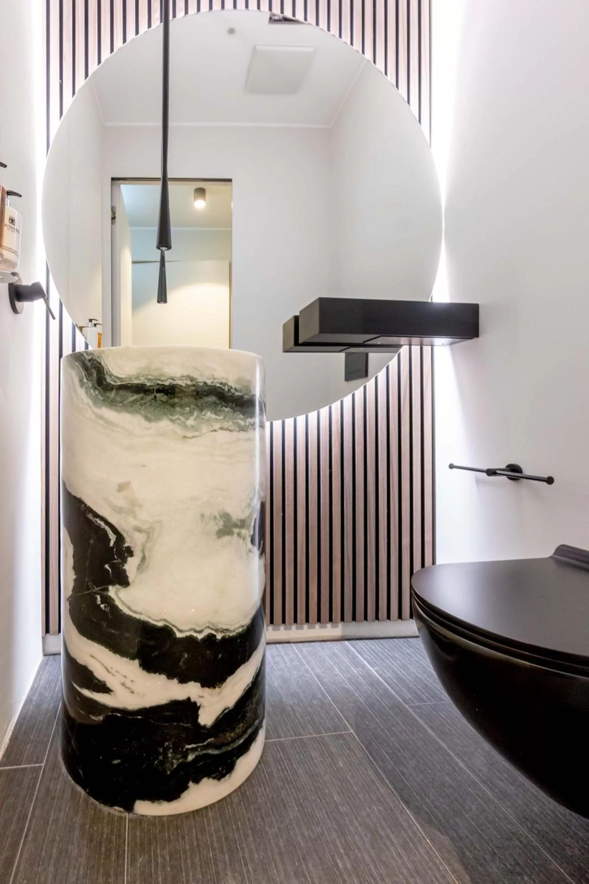 Public Bath in Smart Hotel Binario - Self Check-In