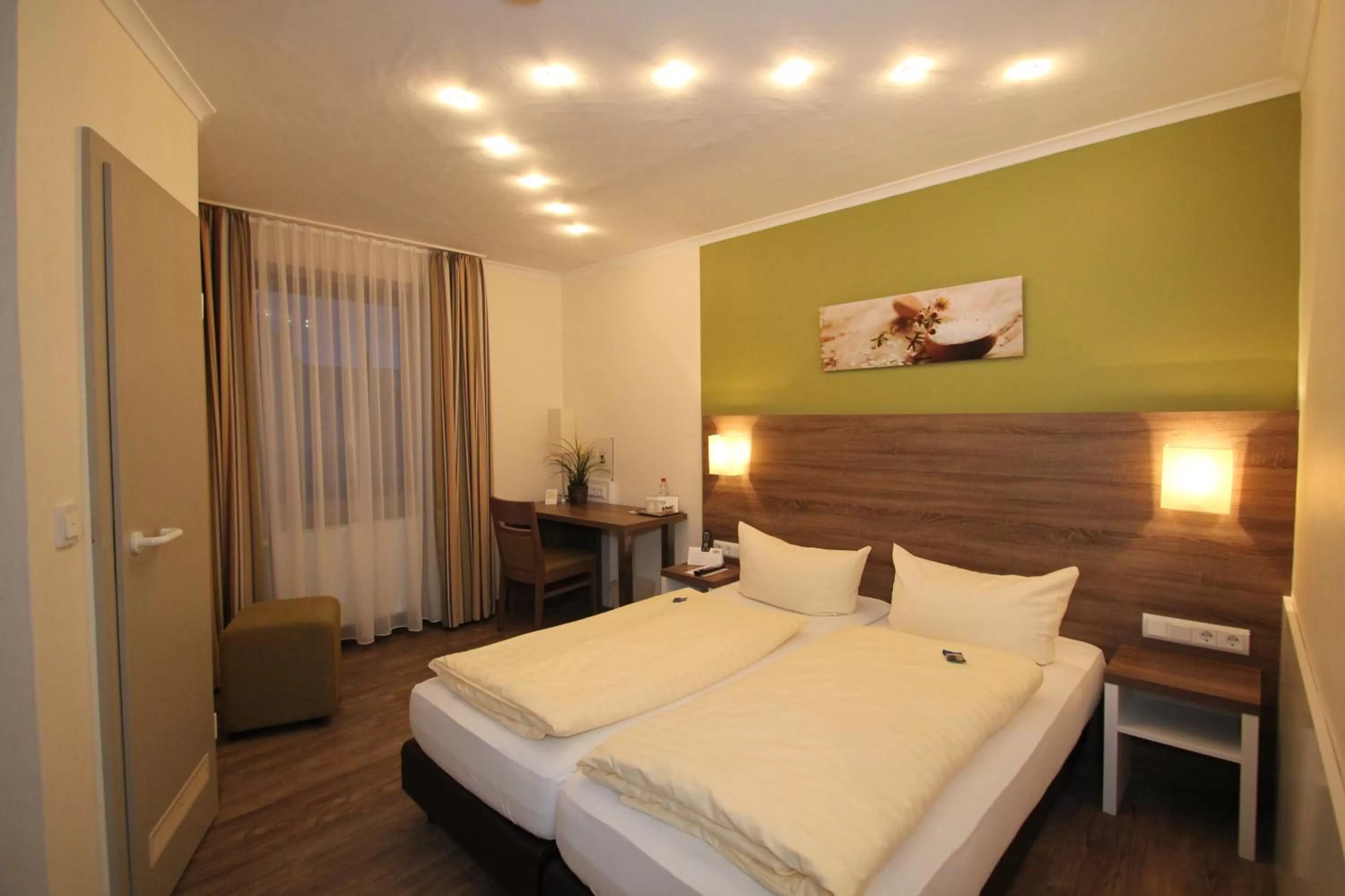 Photo of the whole room, Bed in Gasthof Weißes Roß