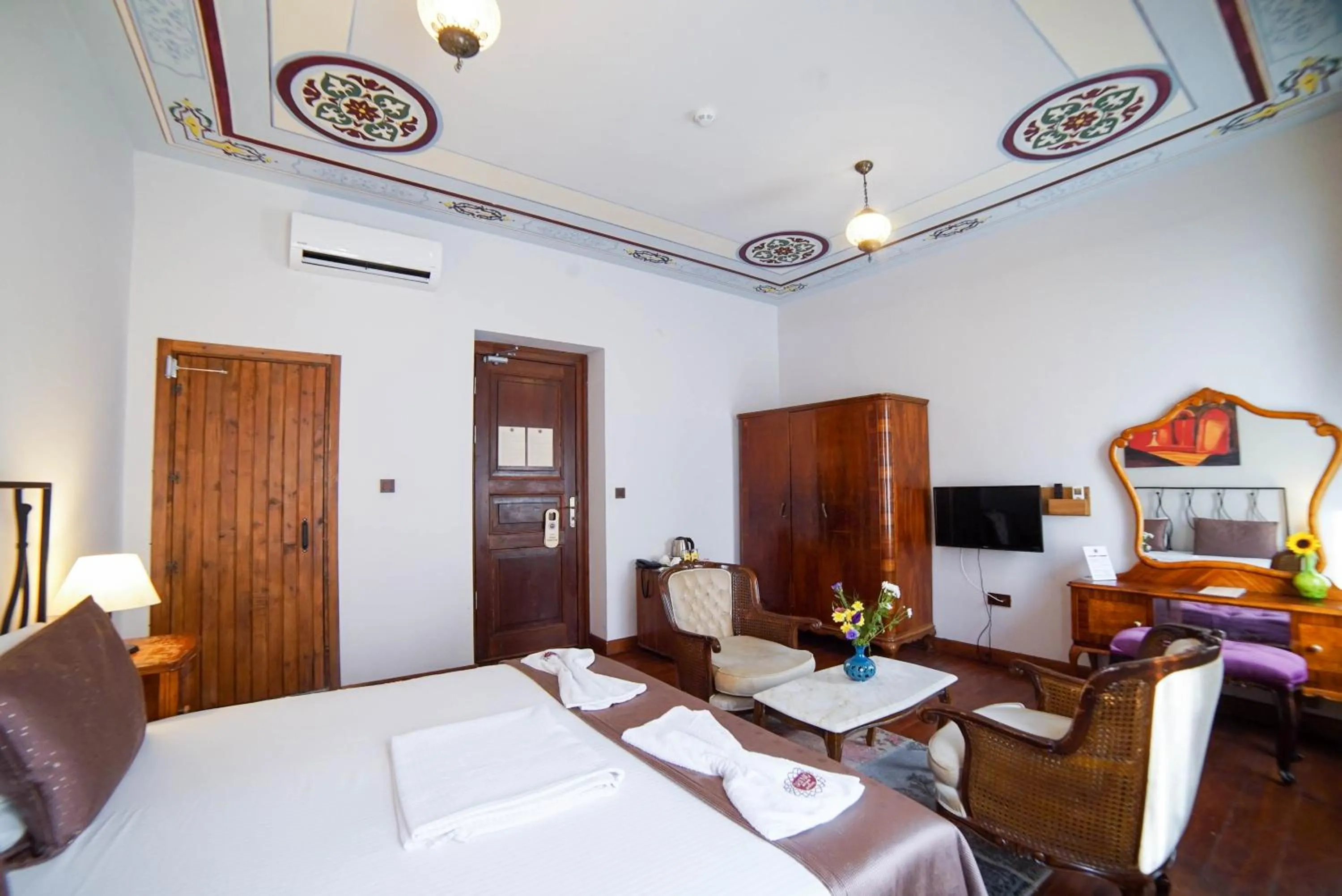 Photo of the whole room, Bed in Sarnıç Butik Otel