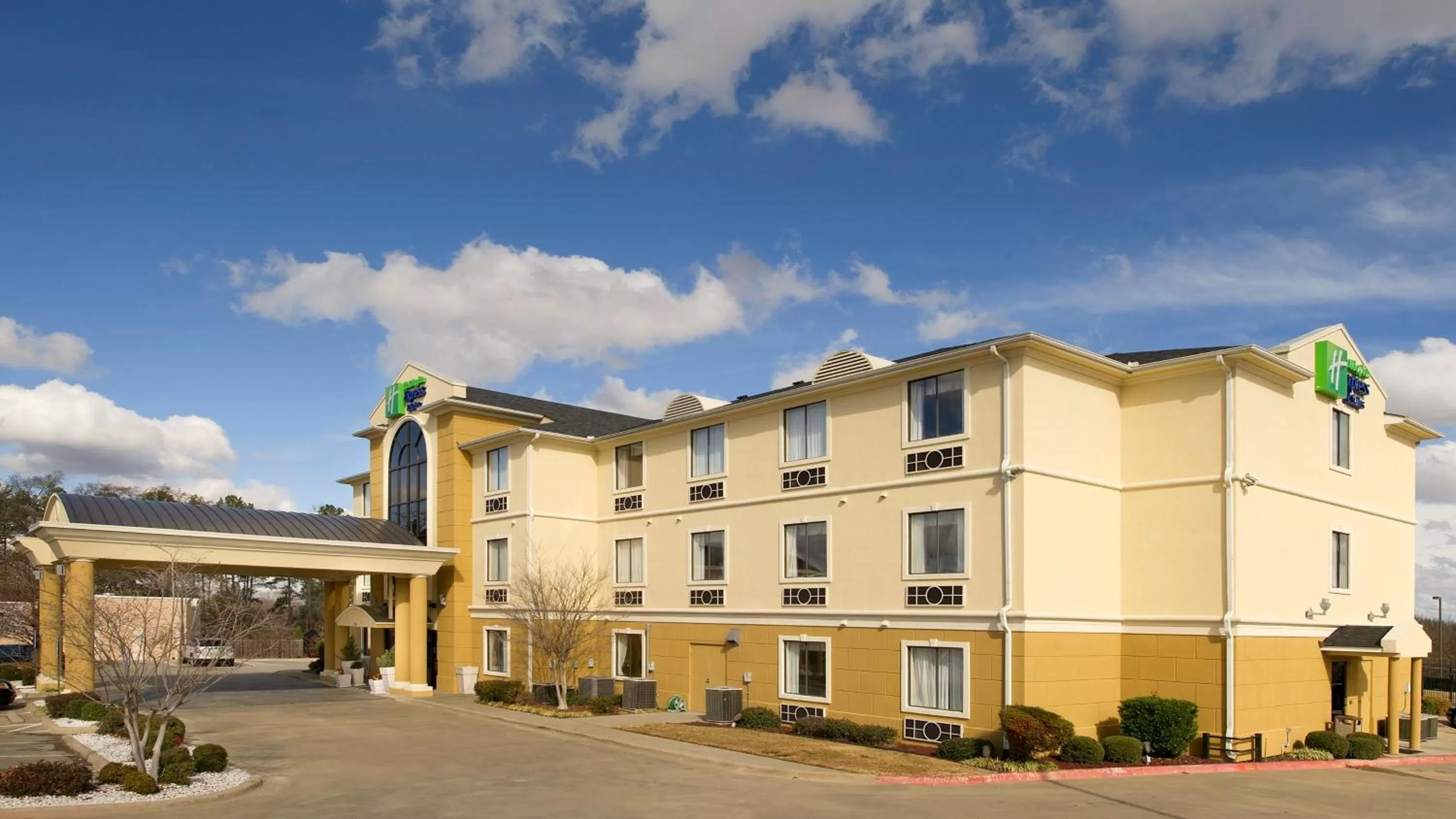 Property building in Holiday Inn Express Hotel & Suites Mount Pleasant by IHG