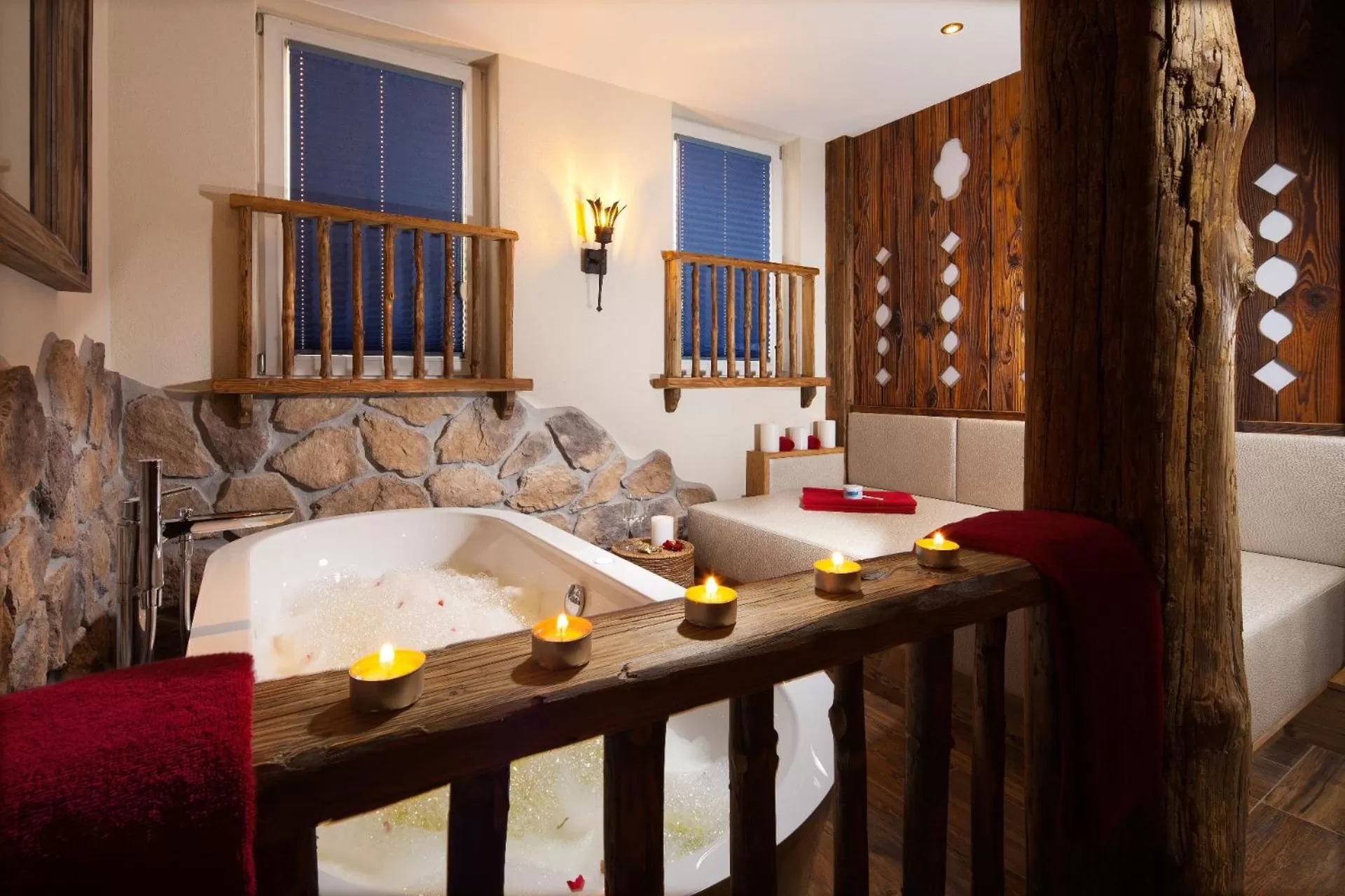 Hot Tub, Bed in Alm- & Wellnesshotel Alpenhof
