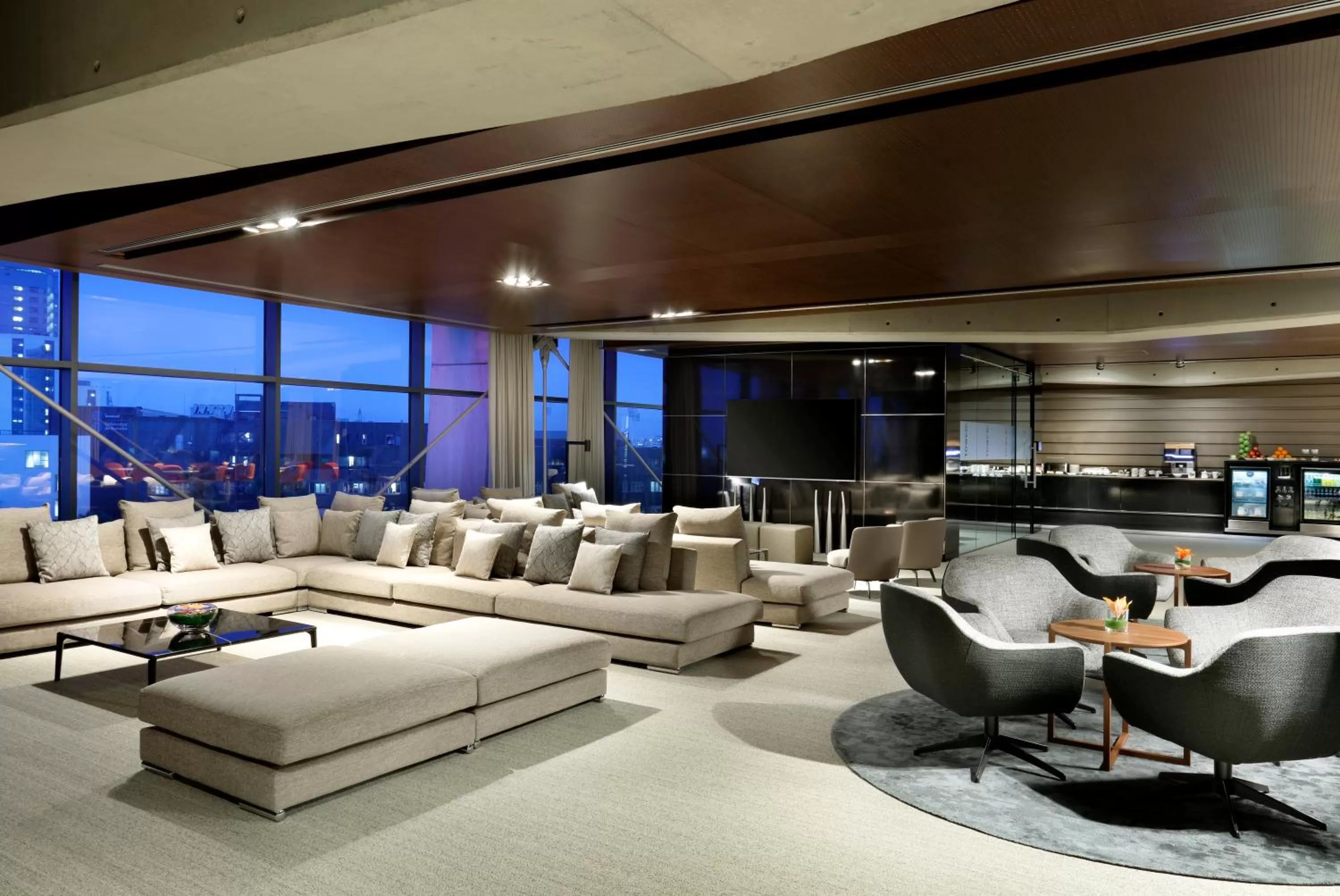 Business facilities in Hyatt Regency Barcelona Tower