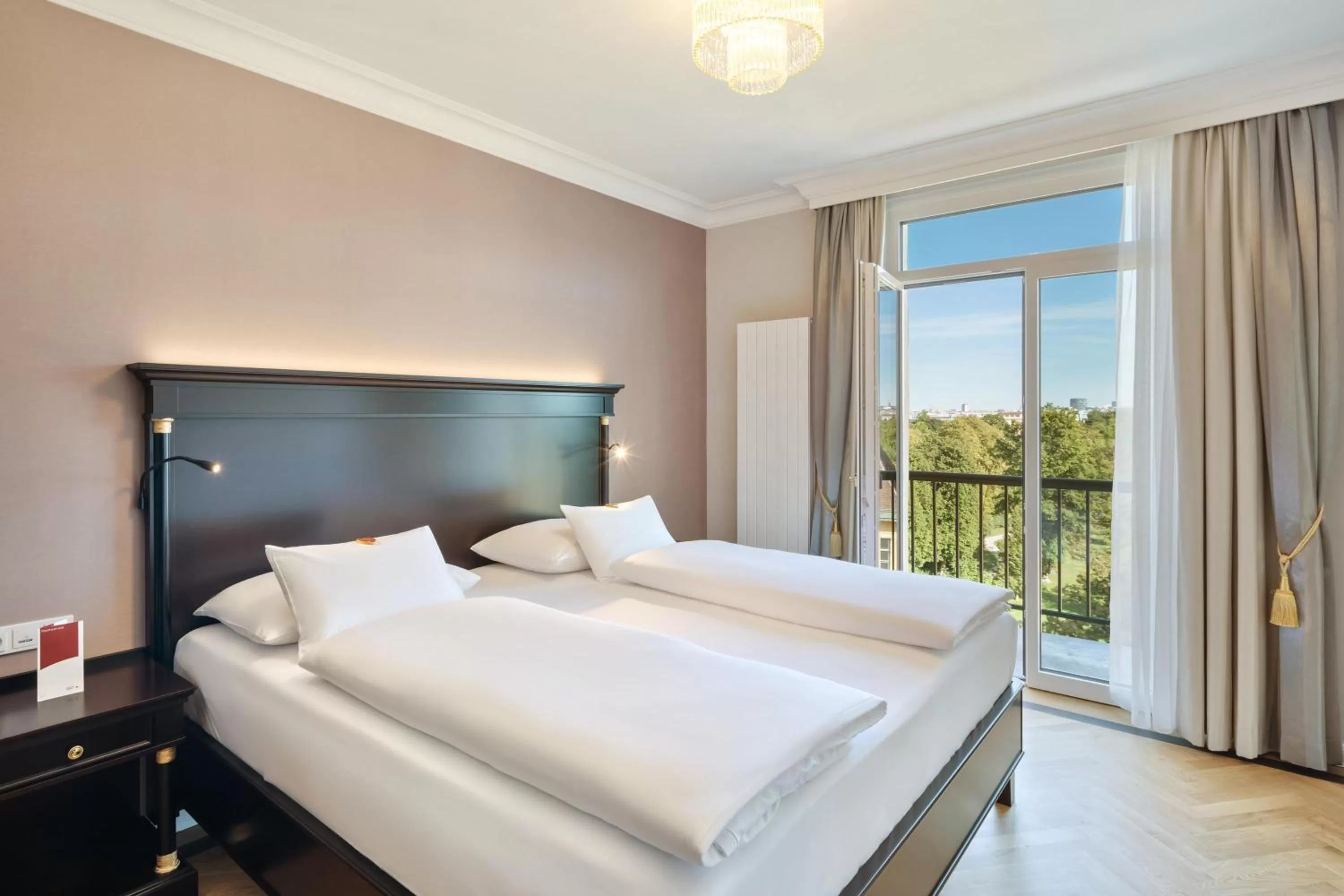 Bed in Austria Trend Parkhotel Schönbrunn Wien