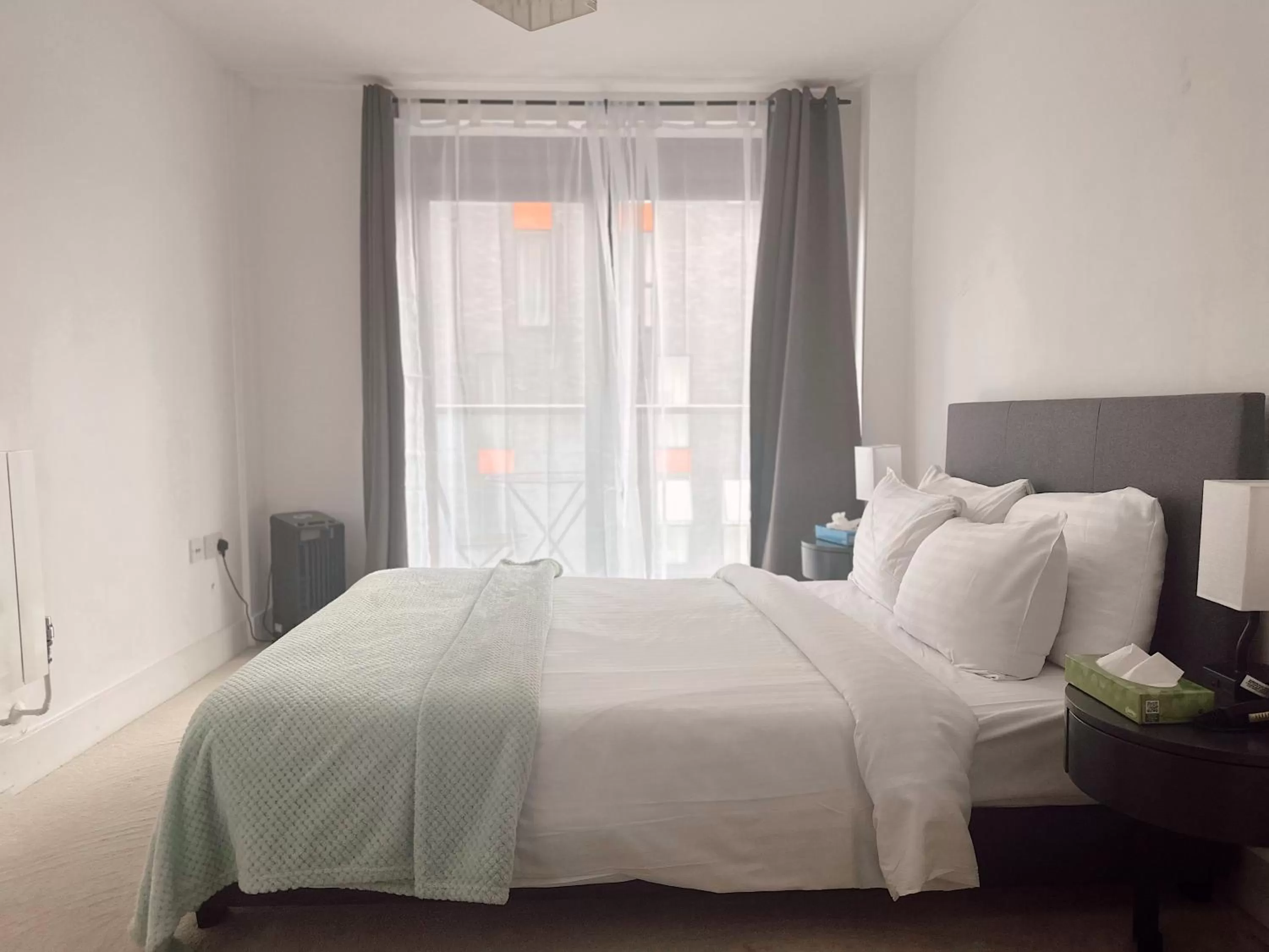 Bed in Canary Wharf - Luxury Apartments