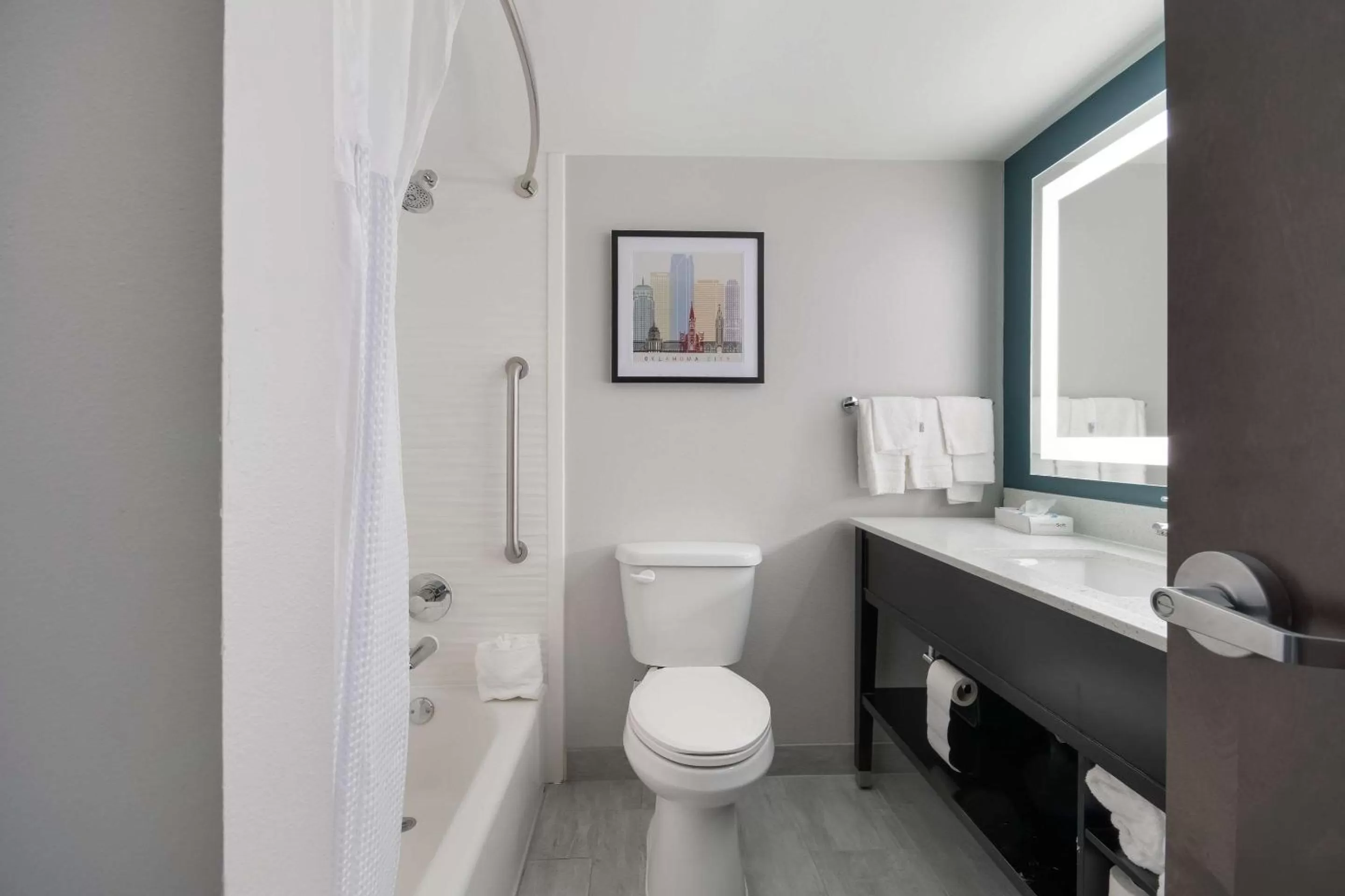 Bathroom in Clarion Pointe OKC Airport