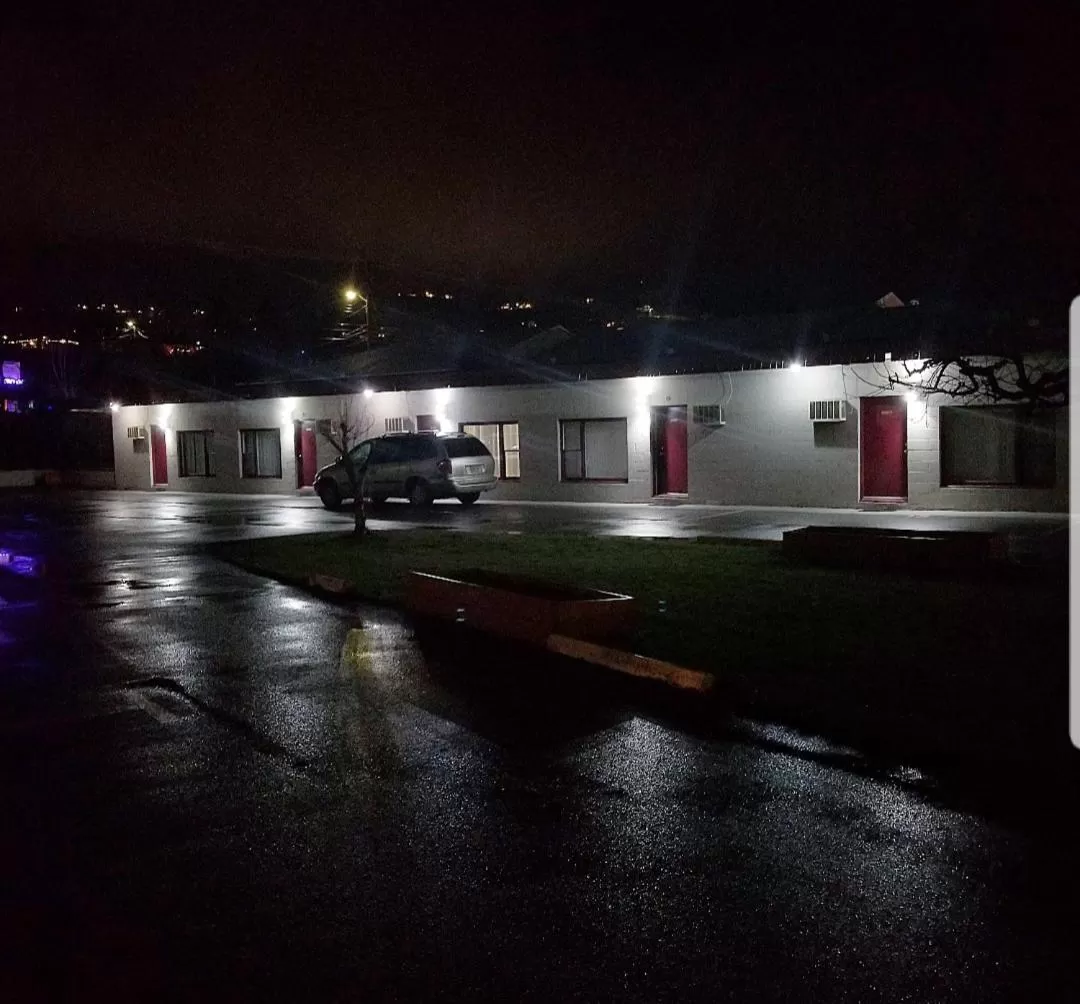 Property Building in Apple Tree Inn