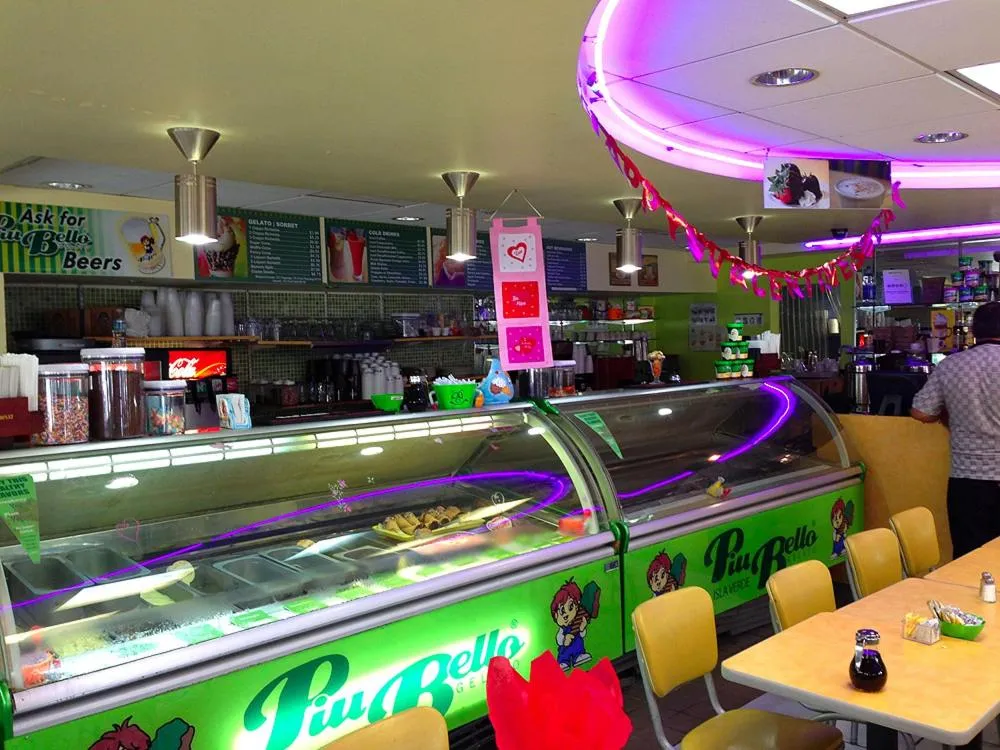 Restaurant/places to eat in Coral by the Sea