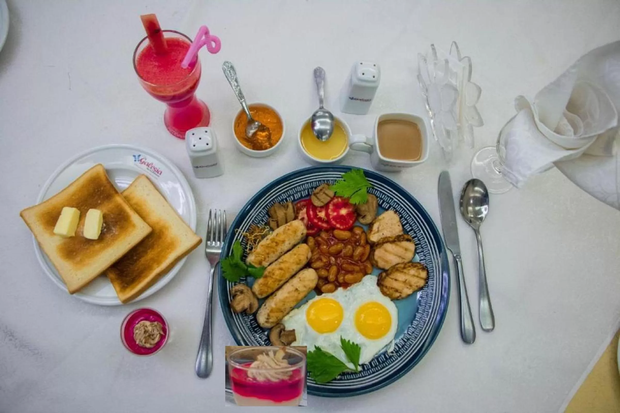 Restaurant/places to eat in D'more Dhaka Hotel & Resort