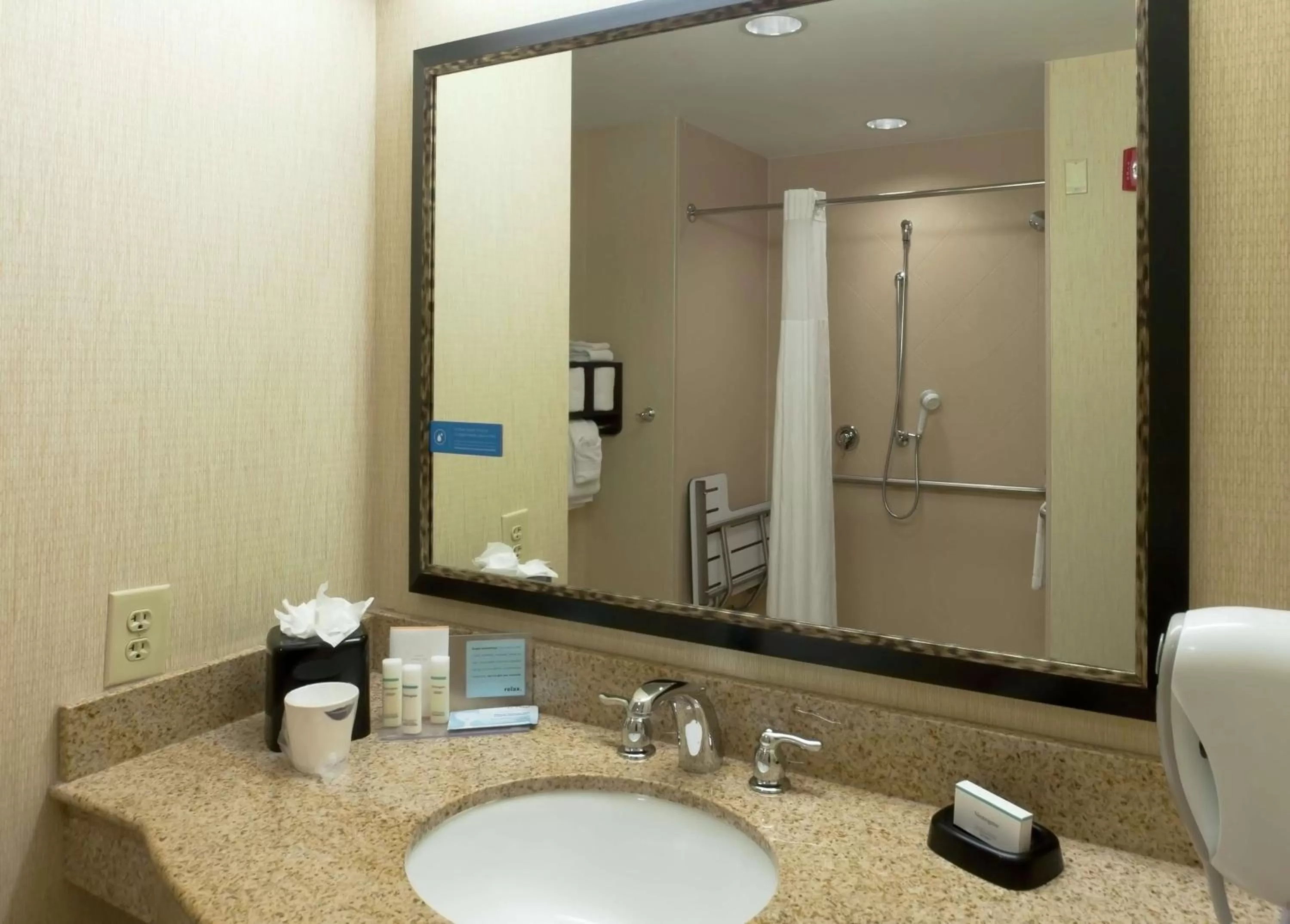 Bathroom in Hampton Inn North Brunswick NJ