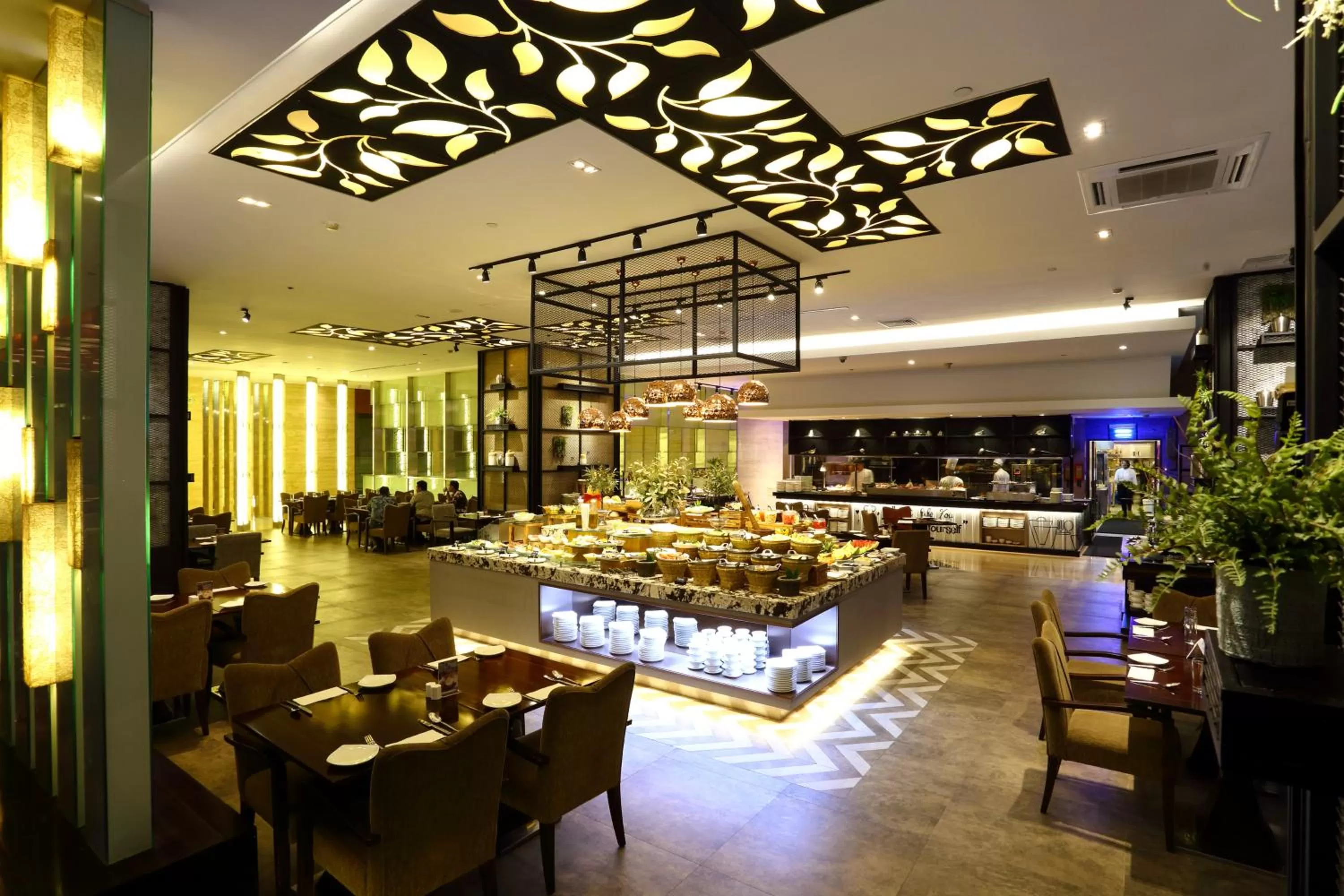 Restaurant/places to eat in Cambridge Hotel Medan